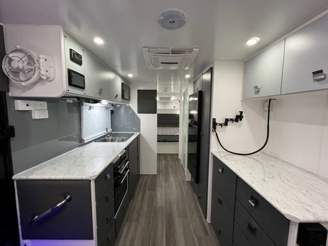 2025 Sunrise Carribean 23ft Rear Club Lounge With Centre Shower / Toilet