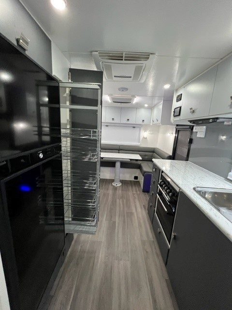 2025 Sunrise Carribean 23ft Rear Club Lounge With Centre Shower / Toilet