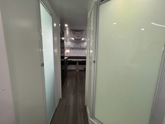 2025 Sunrise Carribean 23ft Rear Club Lounge With Centre Shower / Toilet