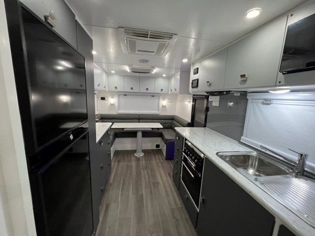 2025 Sunrise Carribean 23ft Rear Club Lounge With Centre Shower / Toilet