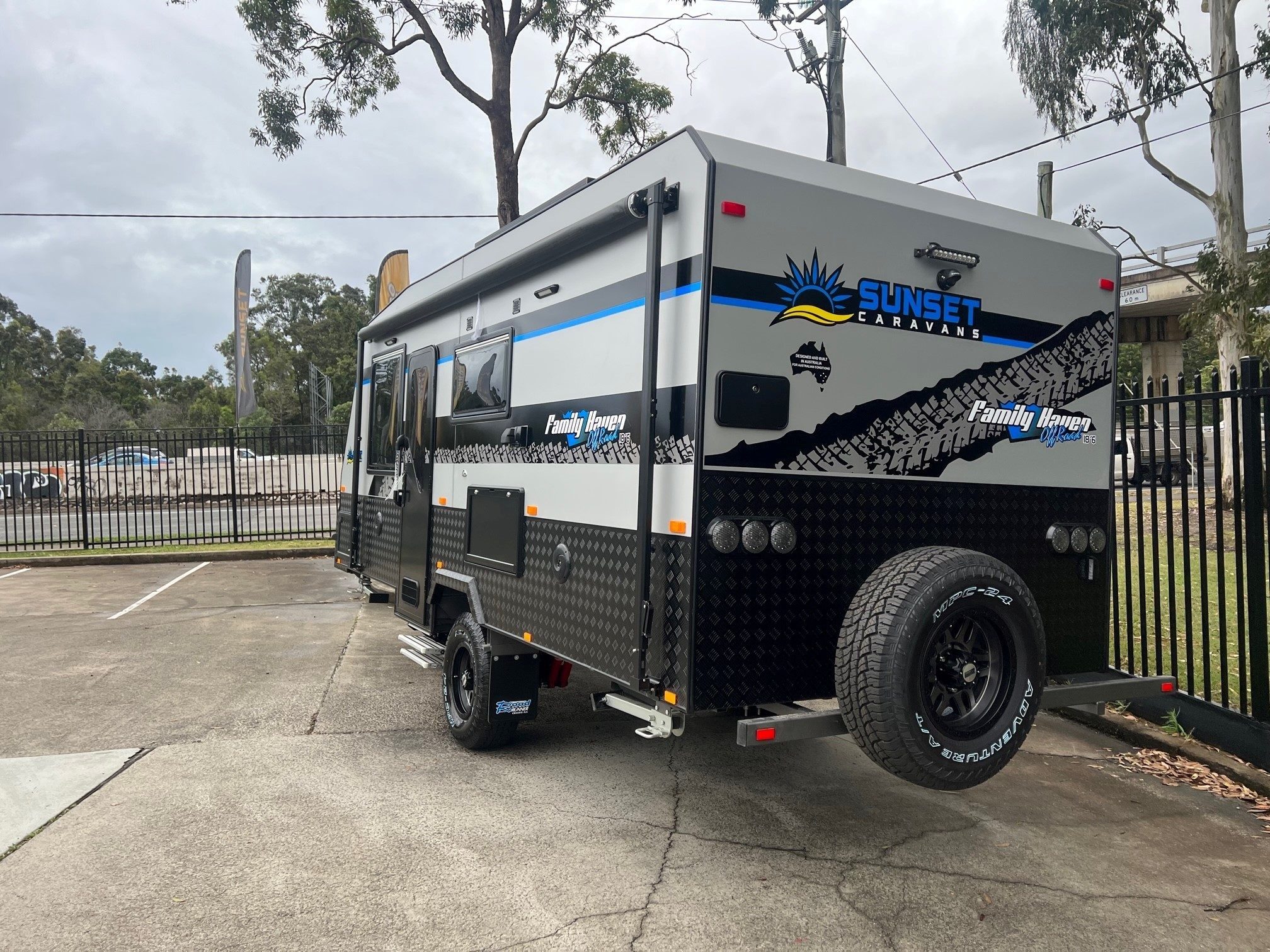 2024 Sunset Family Haven 18ft6 Off-road Triple Bunk Caravan