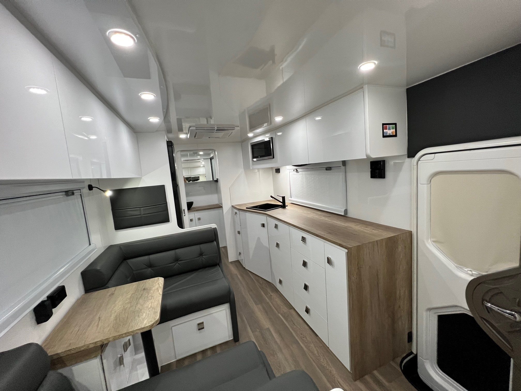 2025 21ft6 Sunrise Wild Warrior Off-Road Aluminum Framed Caravan