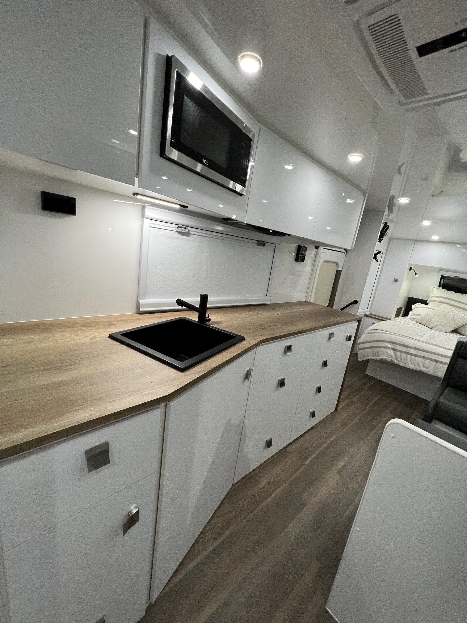 2025 21ft6 Sunrise Wild Warrior Off-Road Aluminum Framed Caravan