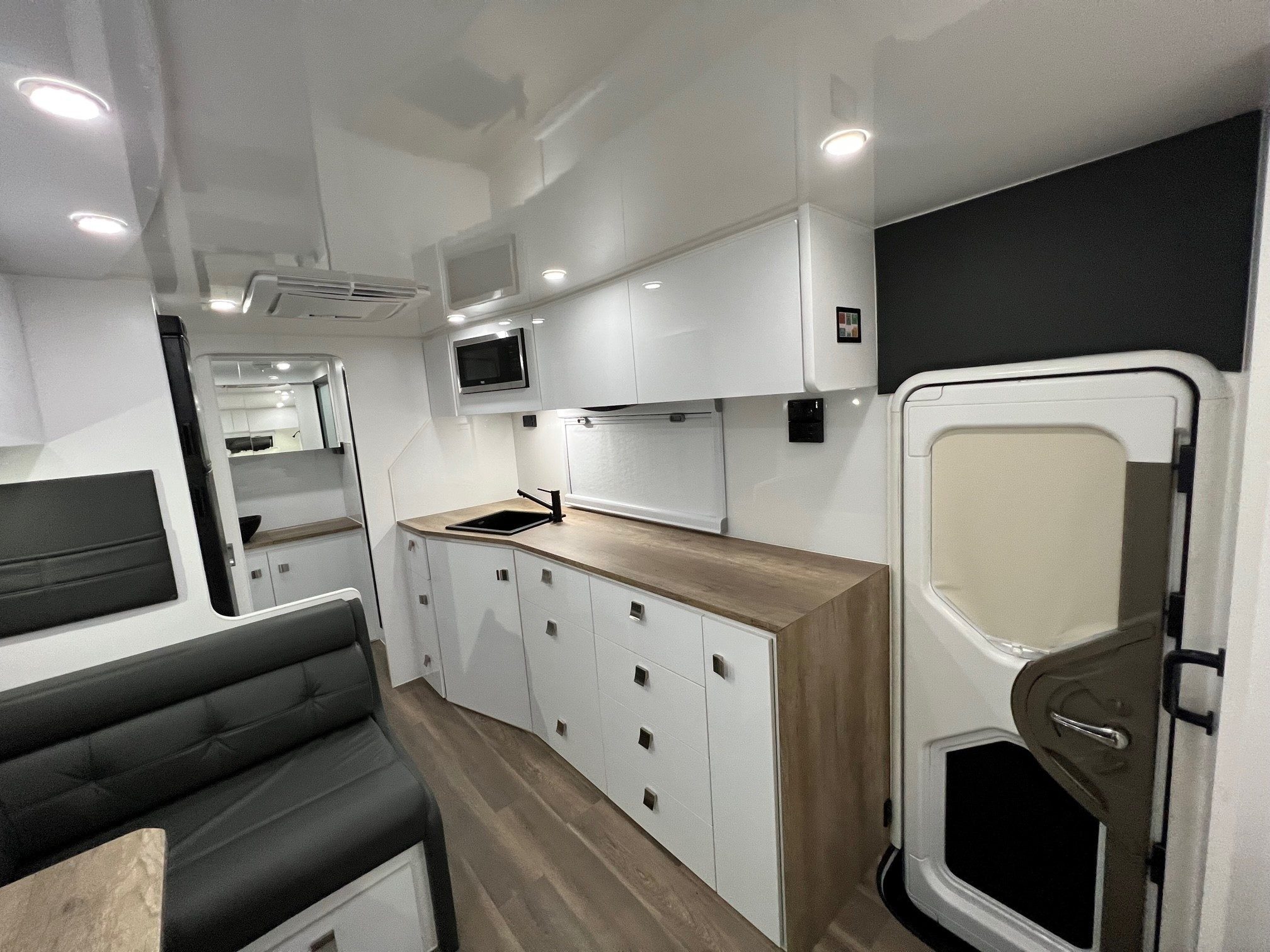 2025 21ft6 Sunrise Wild Warrior Off-Road Aluminum Framed Caravan