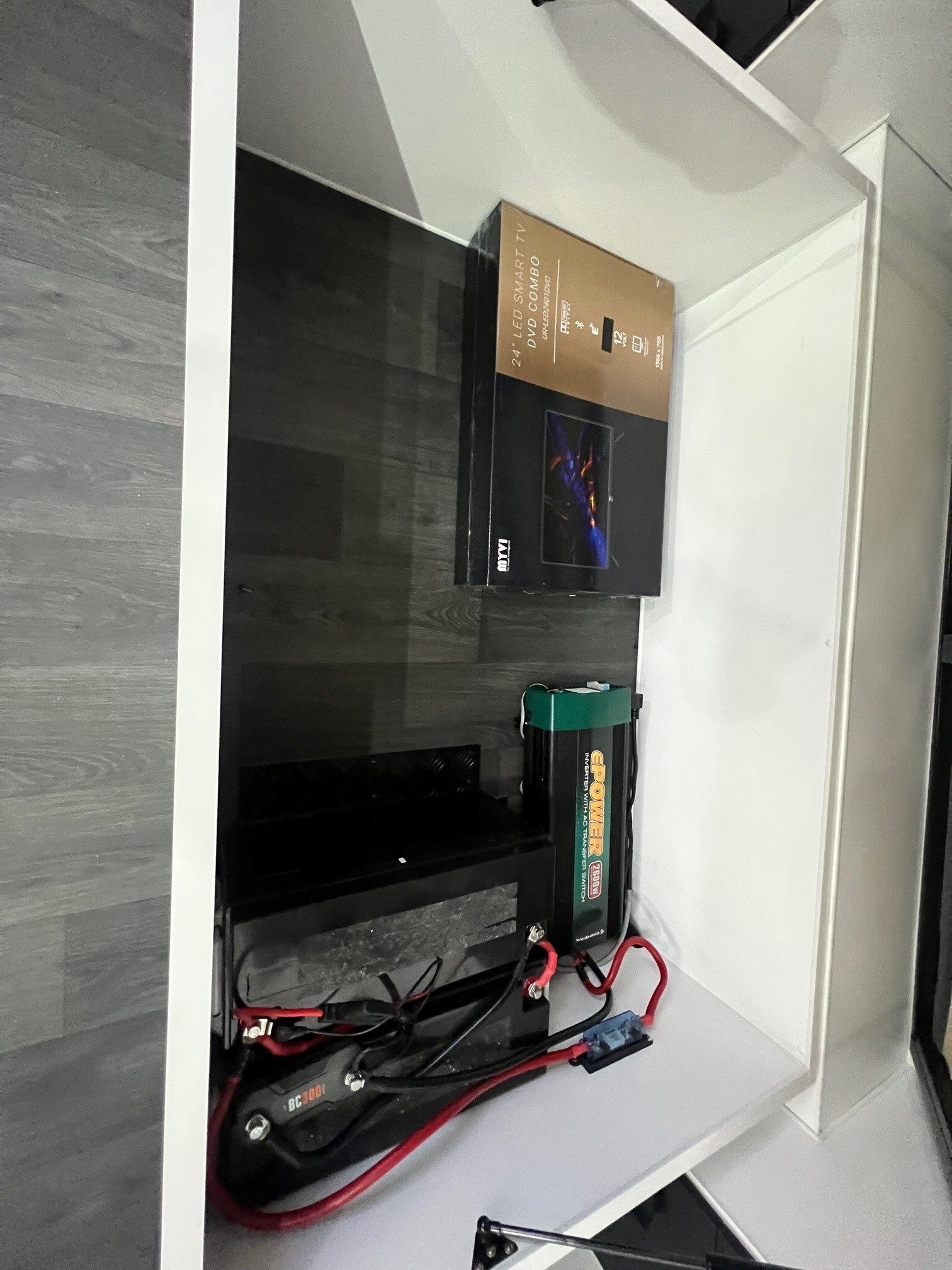 18ft6 Sunset Family Haven Off-Road Double Bunk With 400 Amp lithium Batteries & 2600W Inverter