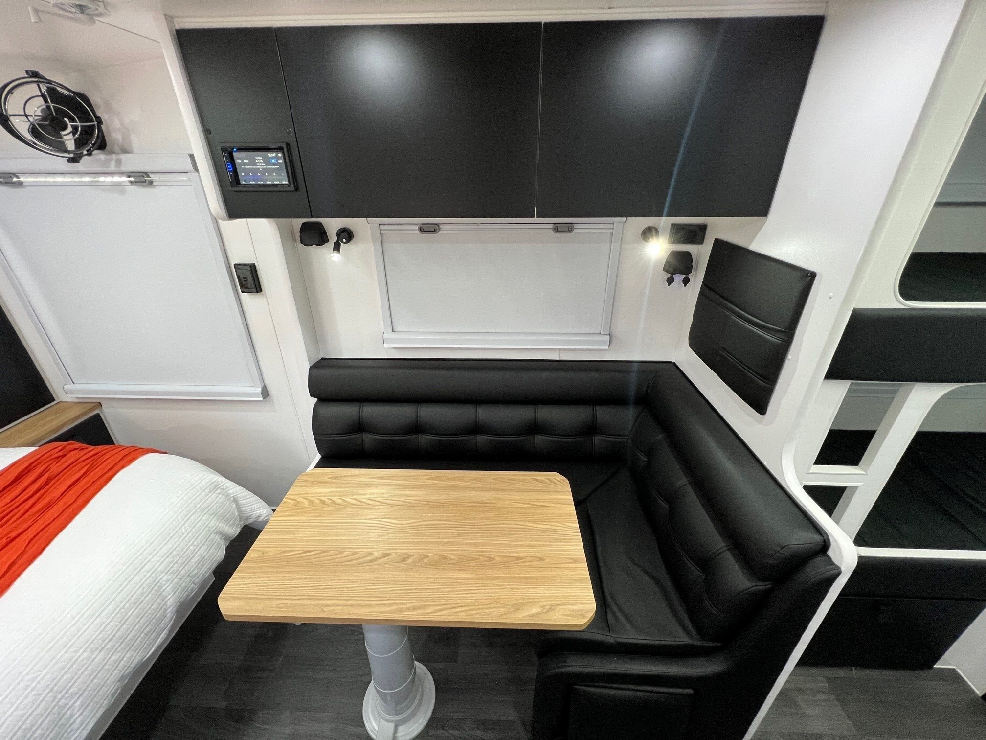 18ft6 Sunset Family Haven Off-Road Double Bunk With 400 Amp lithium Batteries & 2600W Inverter