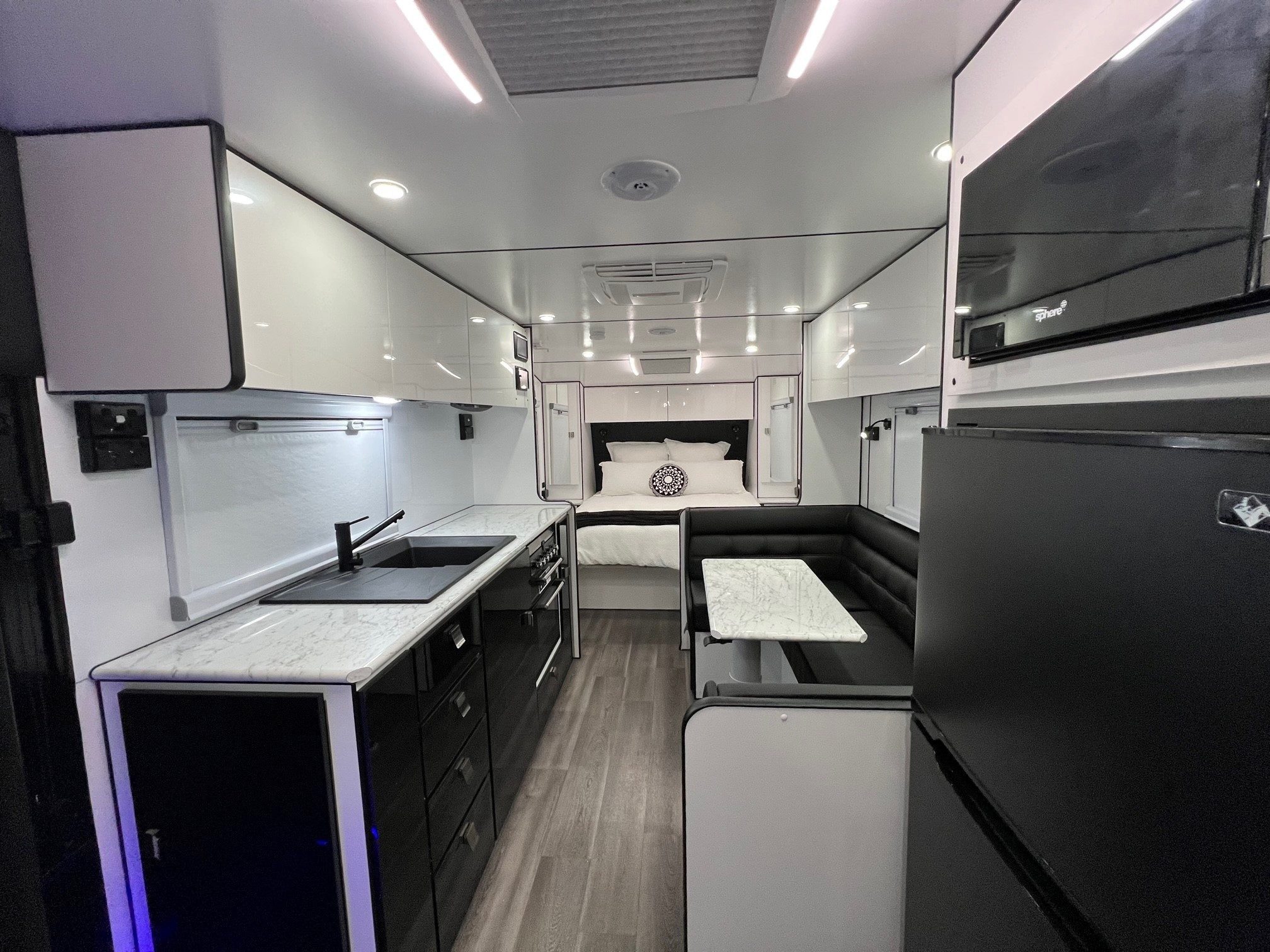 2024 Sunset Rodeo Semi Off-Road  21ft6 With Large Side Club Lounge