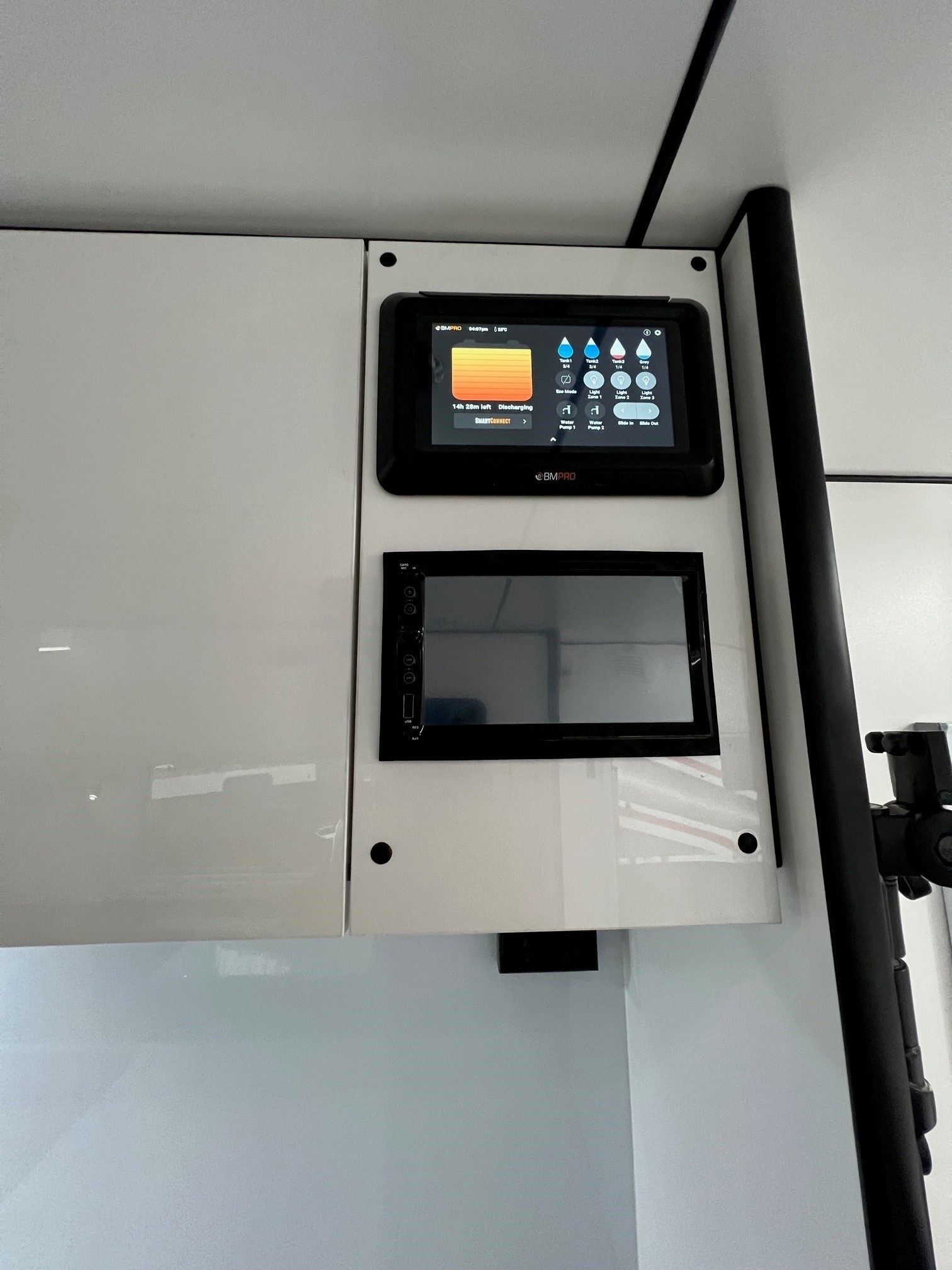 2024 Sunset Rodeo Semi Off-Road  21ft6 With Large Side Club Lounge