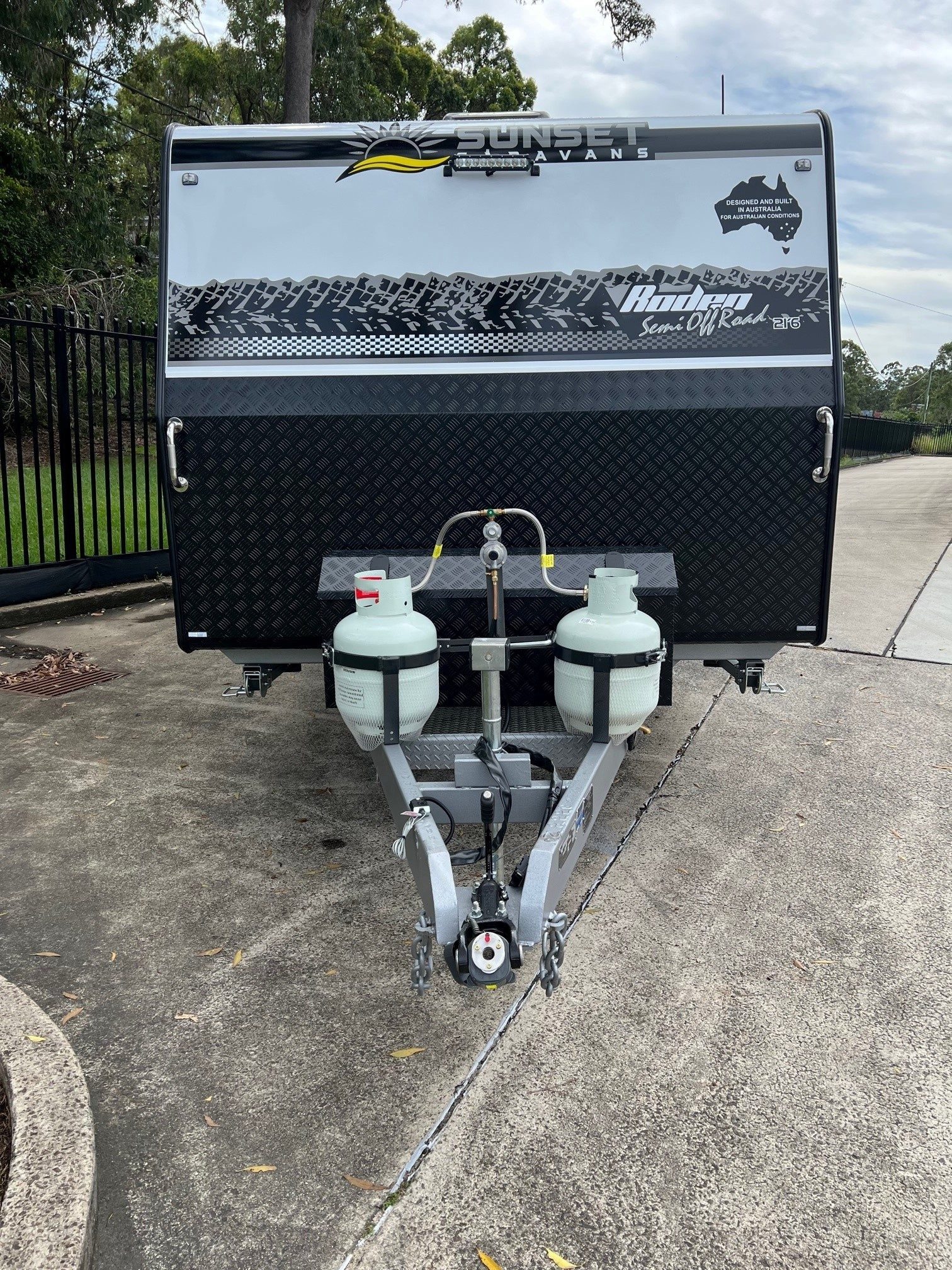 2024 Sunset Rodeo Semi Off-Road  21ft6 With Large Side Club Lounge