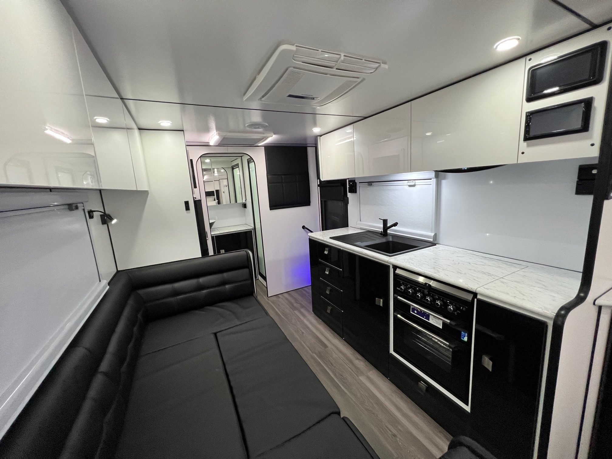 2024 Sunset Rodeo Semi Off-Road  21ft6 With Large Side Club Lounge