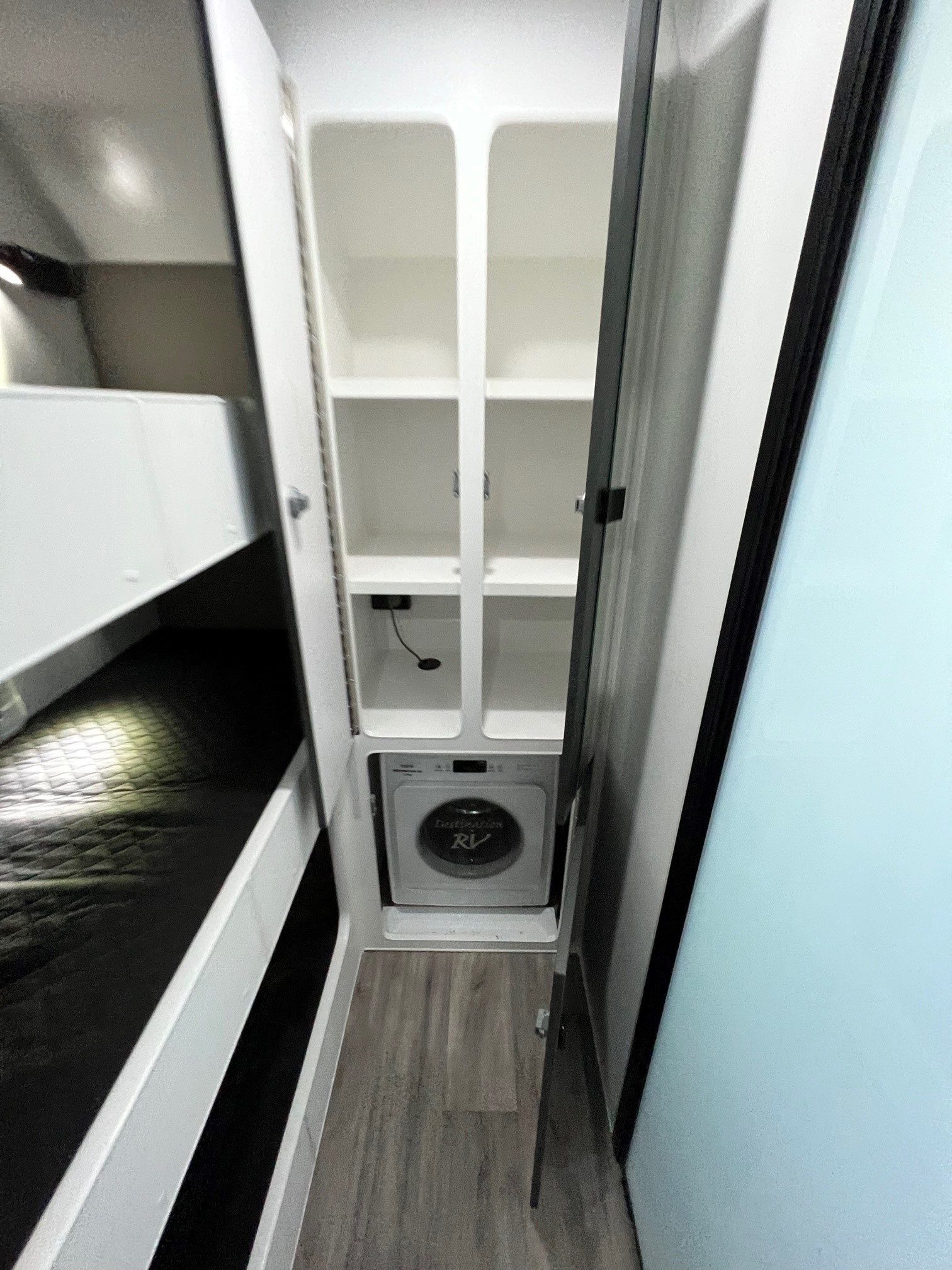 2024 New Design Family Trekker 21ft6 Triple Bunk Offroad With East / West Bed