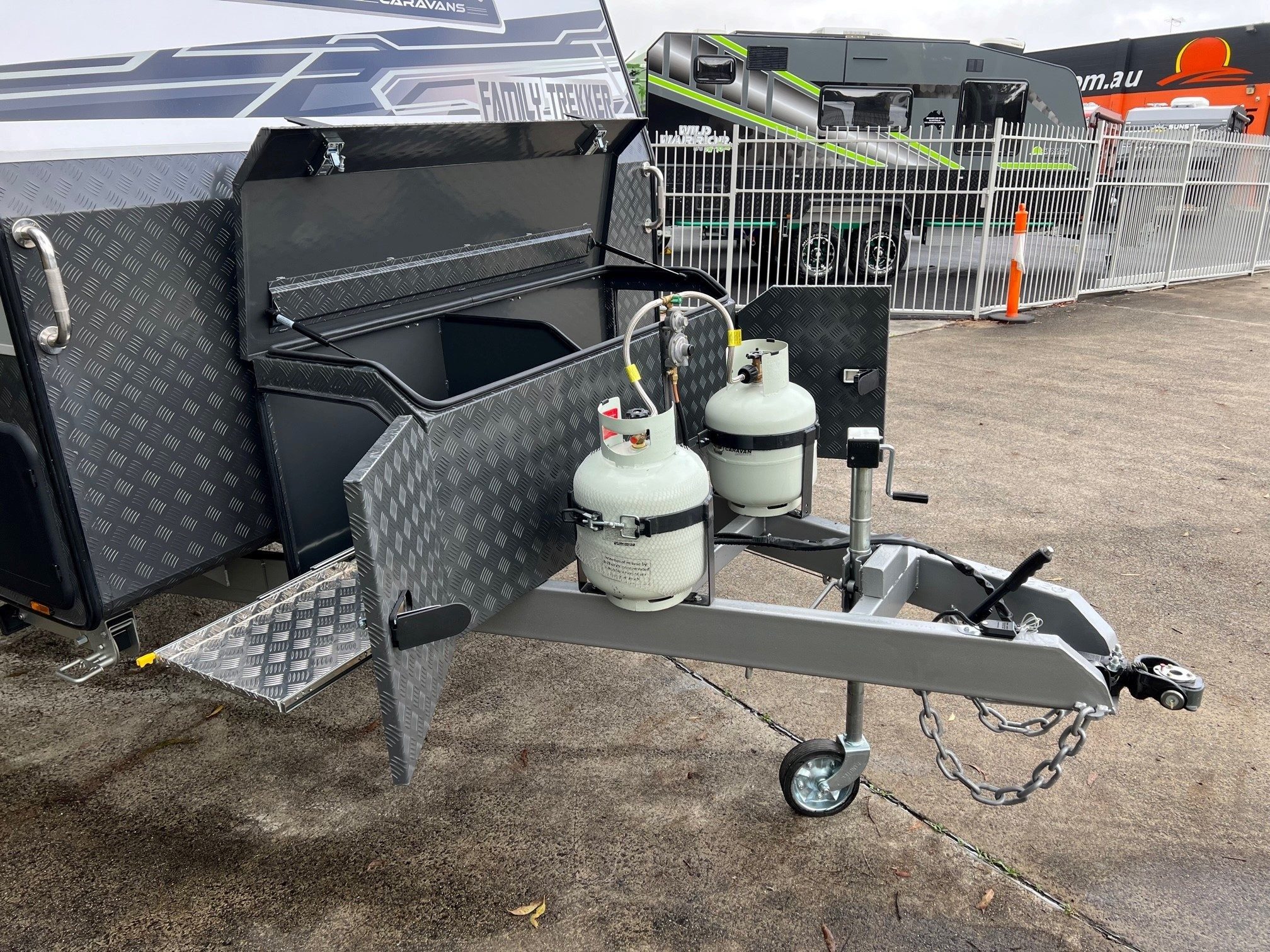 2024 New Design Family Trekker 21ft6 Triple Bunk Offroad With East / West Bed