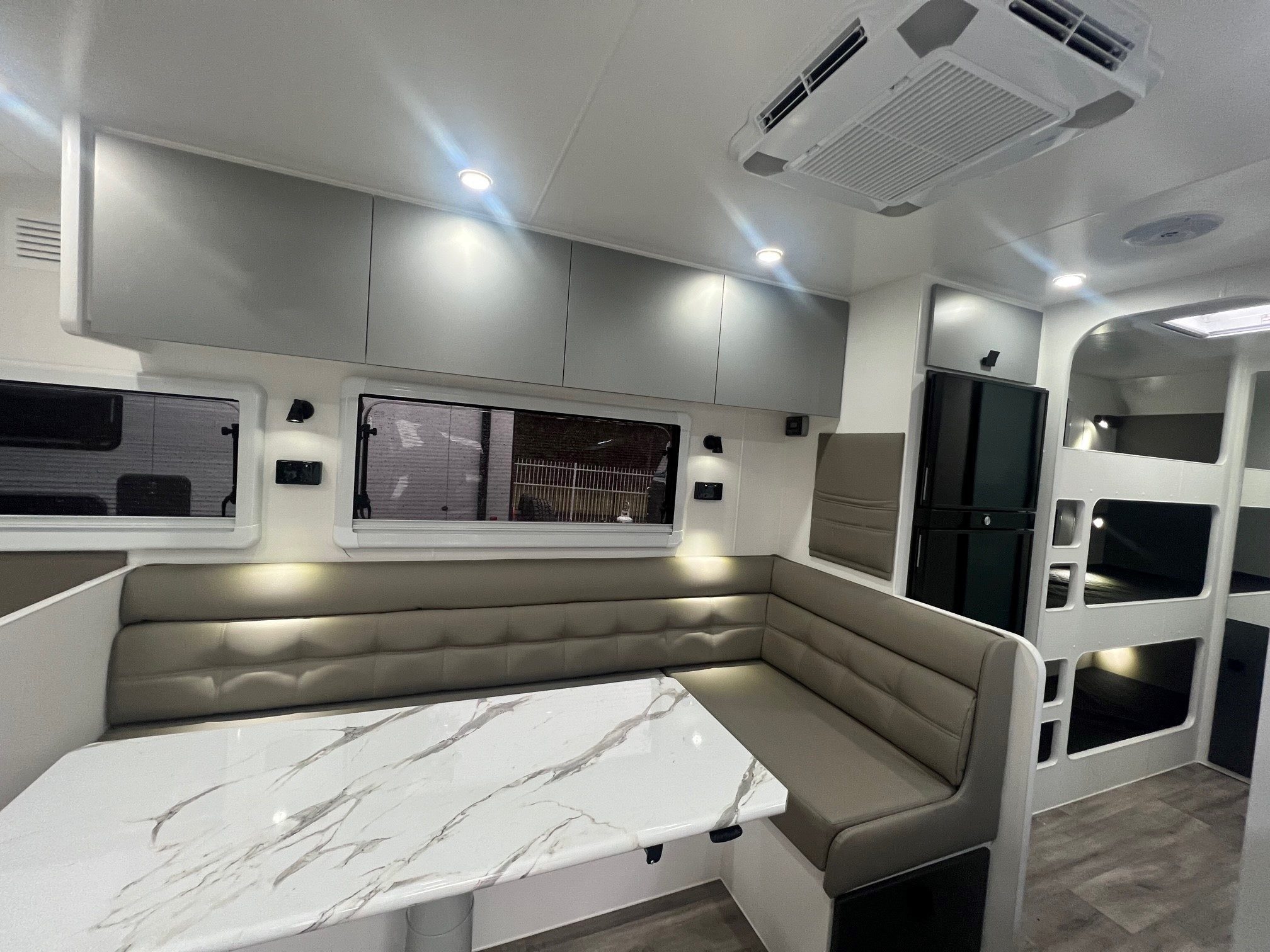 2024 New Design Family Trekker 21ft6 Triple Bunk Offroad With East / West Bed