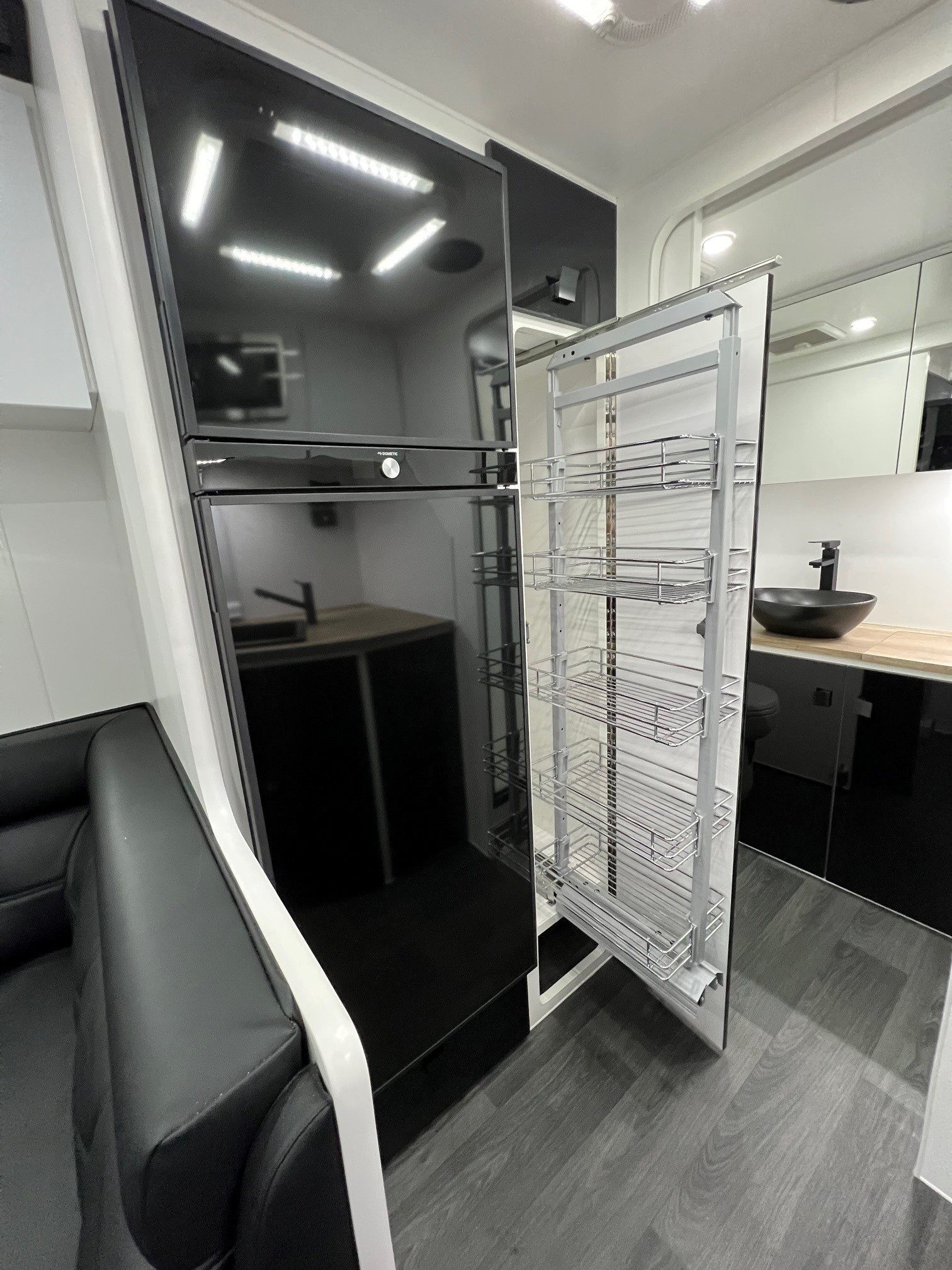 2022 21ft6 Sunrise Tropicana Built With Aluminum Frame And Honeycomb Floor