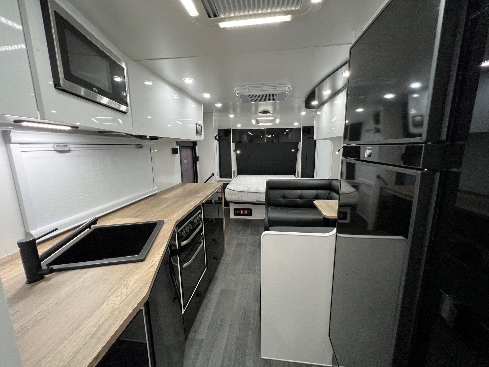 2022 21ft6 Sunrise Tropicana Built With Aluminum Frame And Honeycomb Floor