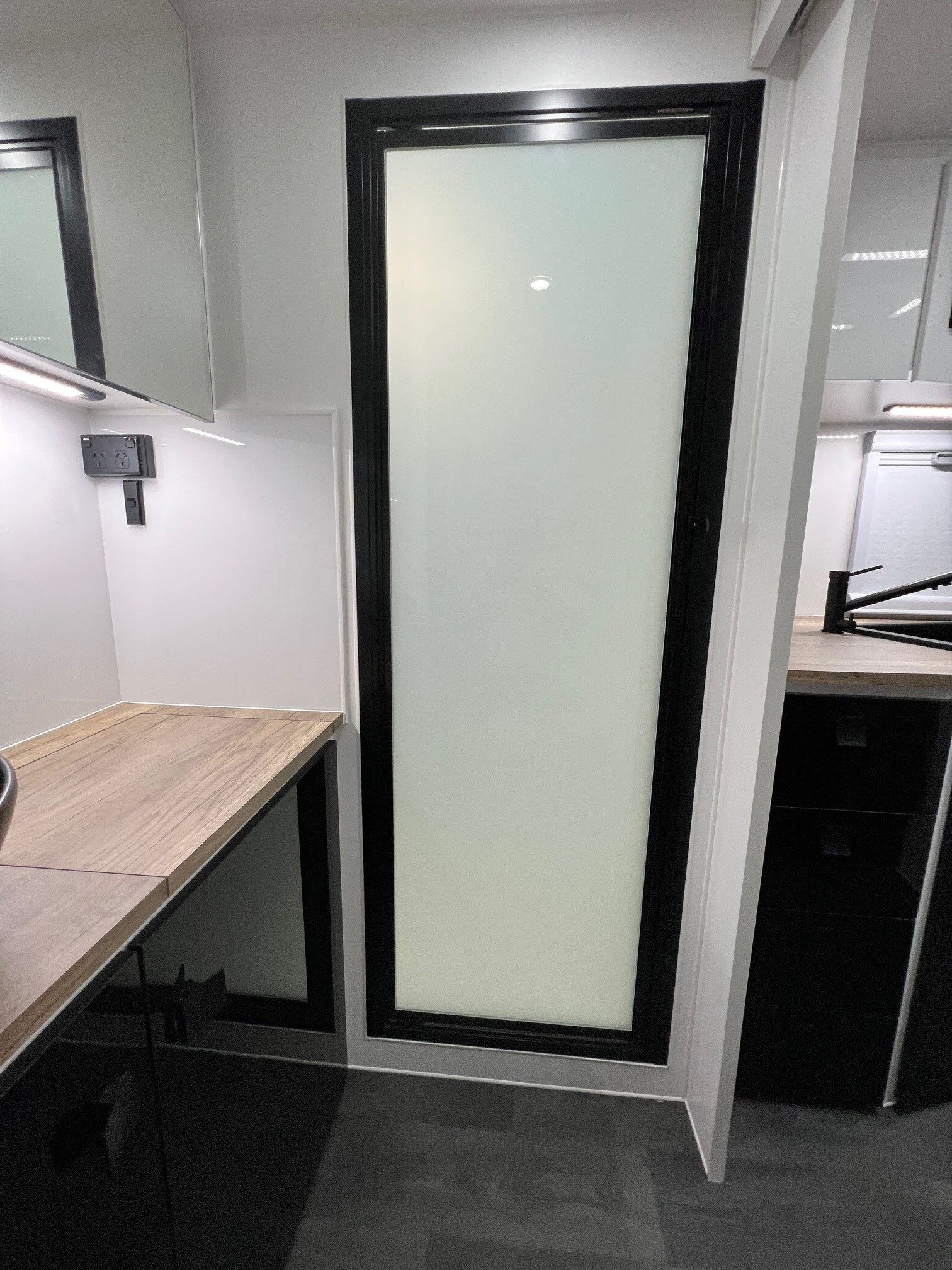 2022 21ft6 Sunrise Tropicana Built With Aluminum Frame And Honeycomb Floor