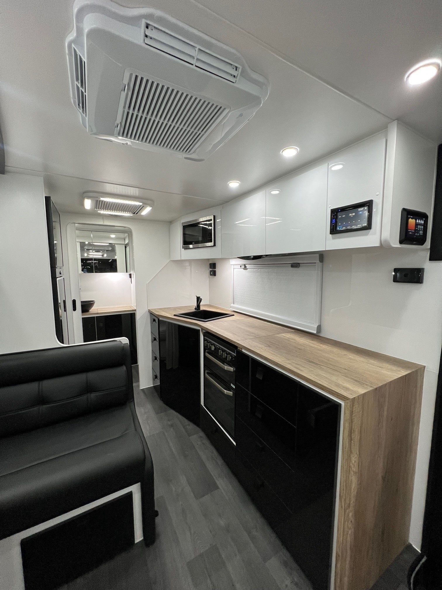 2022 21ft6 Sunrise Tropicana Built With Aluminum Frame And Honeycomb Floor