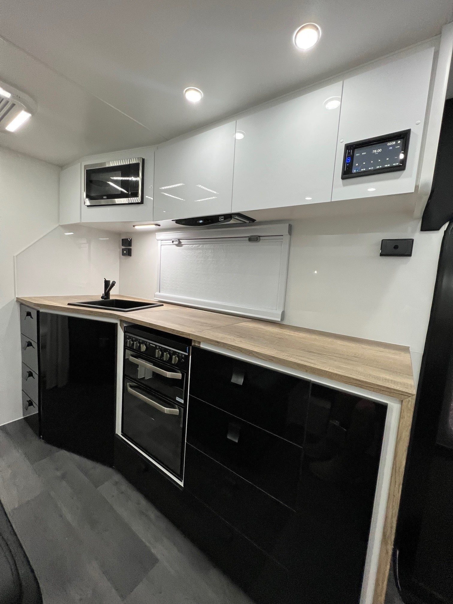 2022 21ft6 Sunrise Tropicana Built With Aluminum Frame And Honeycomb Floor