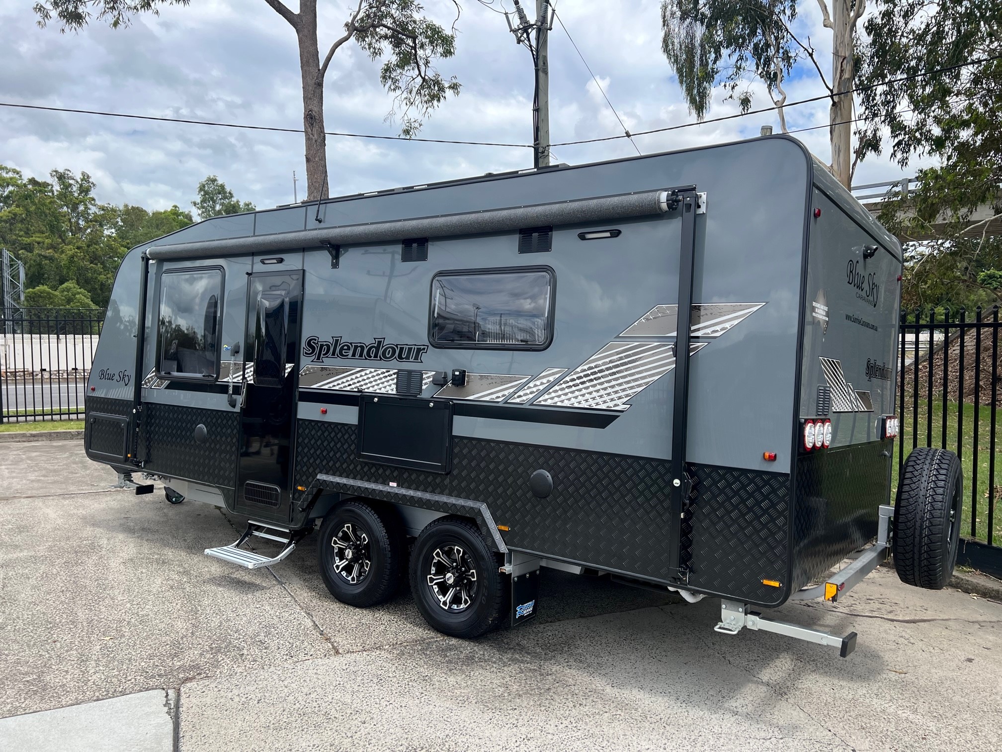 Blue Sky Splendour 21ft Angled kitchen