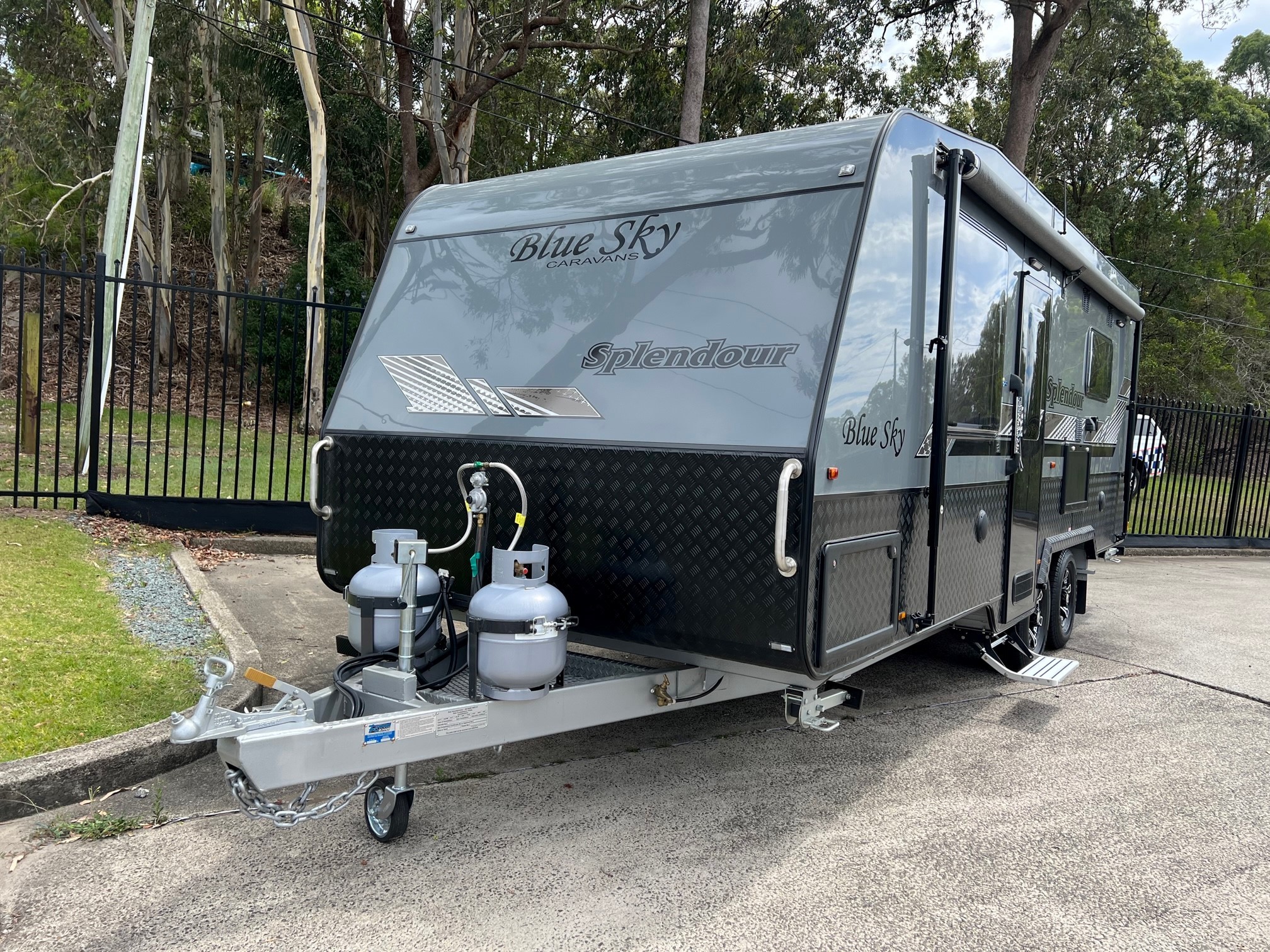 Blue Sky Splendour 21ft Angled kitchen