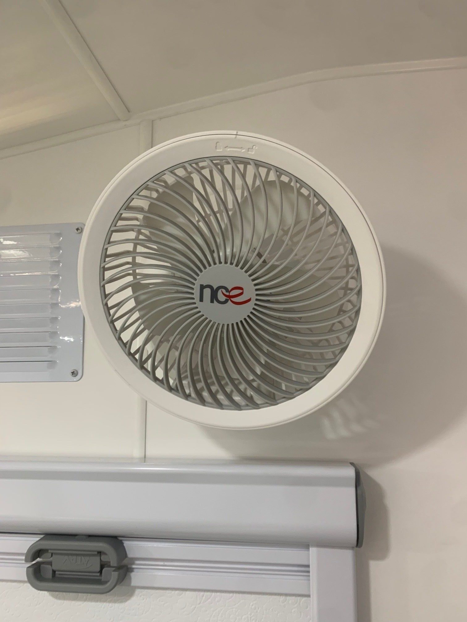 Sunrise Tropicana 22ft4 Luxurious Off-Roader With 400Amp Lithium Batteries