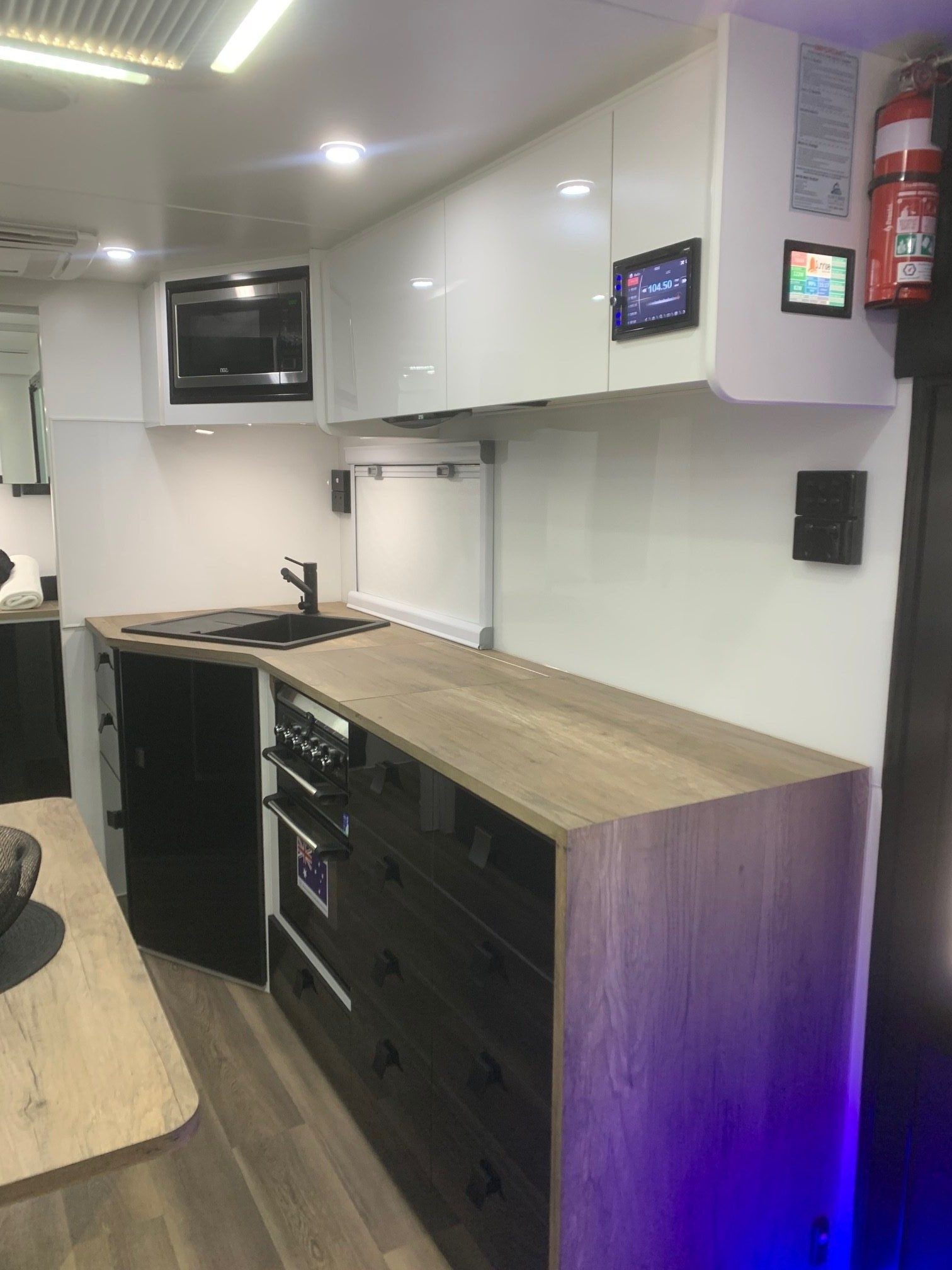 Sunrise Tropicana 22ft4 Luxurious Off-Roader With 400Amp Lithium Batteries