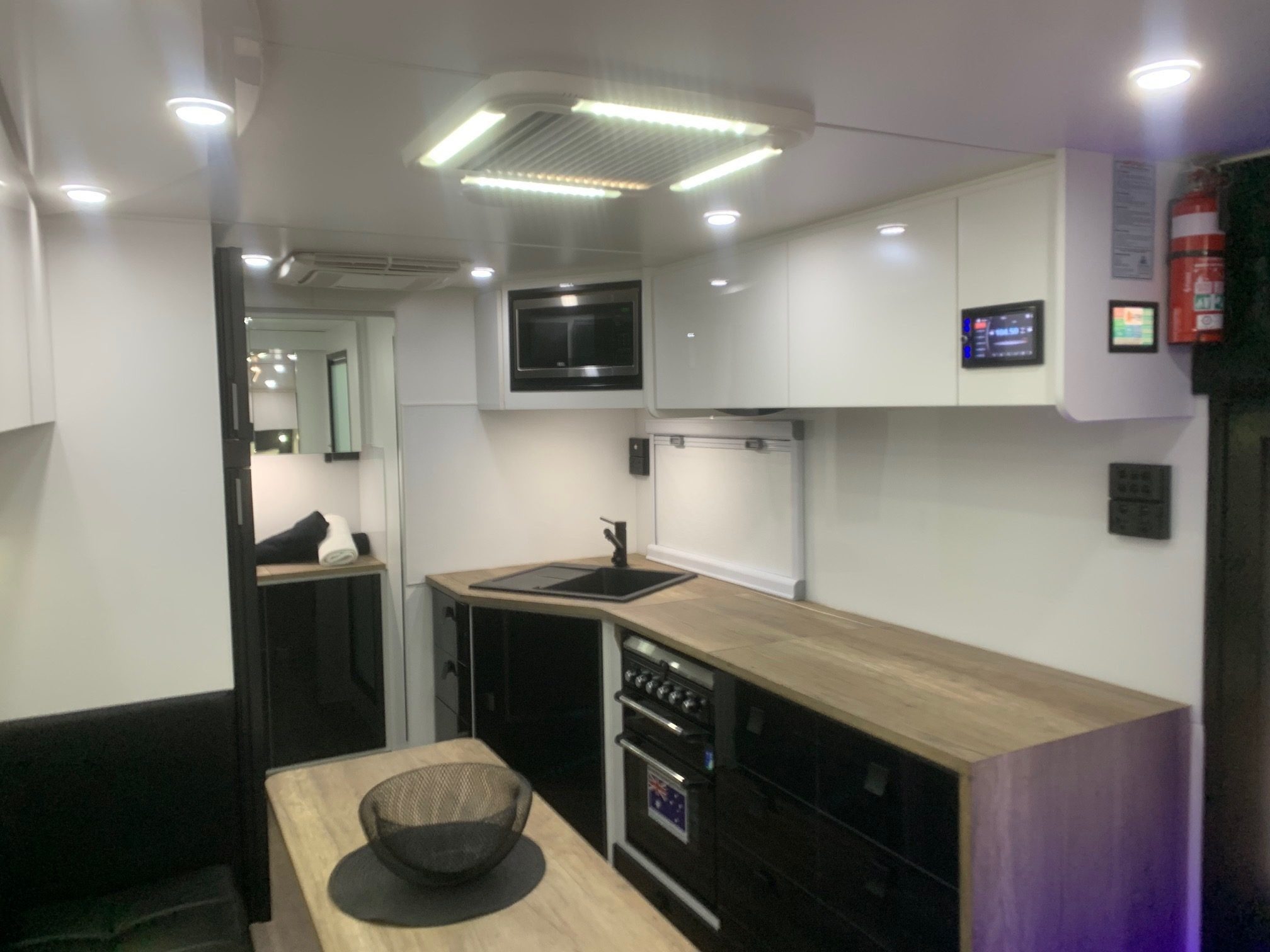 Sunrise Tropicana 22ft4 Luxurious Off-Roader With 400Amp Lithium Batteries