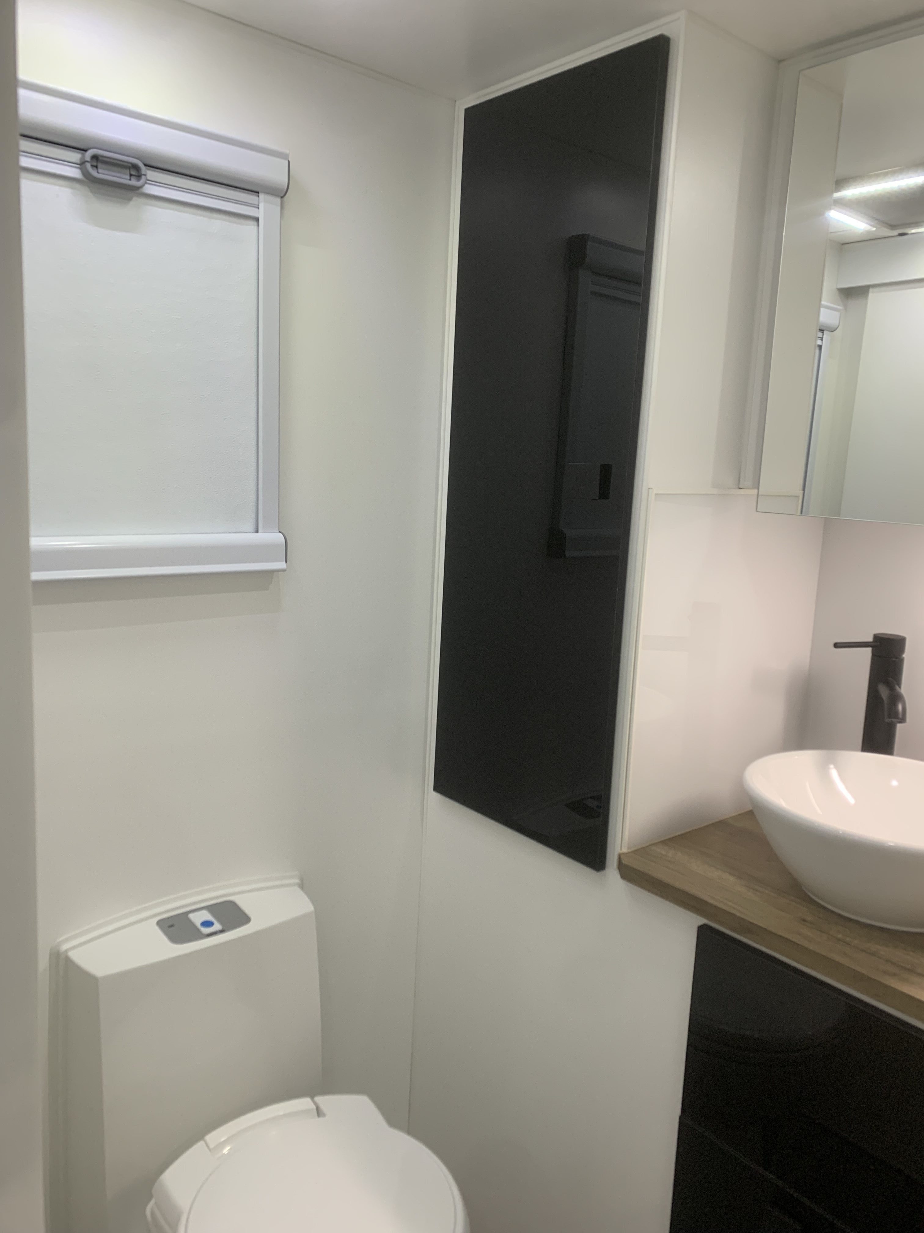 Sunrise Tropicana 22ft4 Luxurious Off-Roader With 400Amp Lithium Batteries