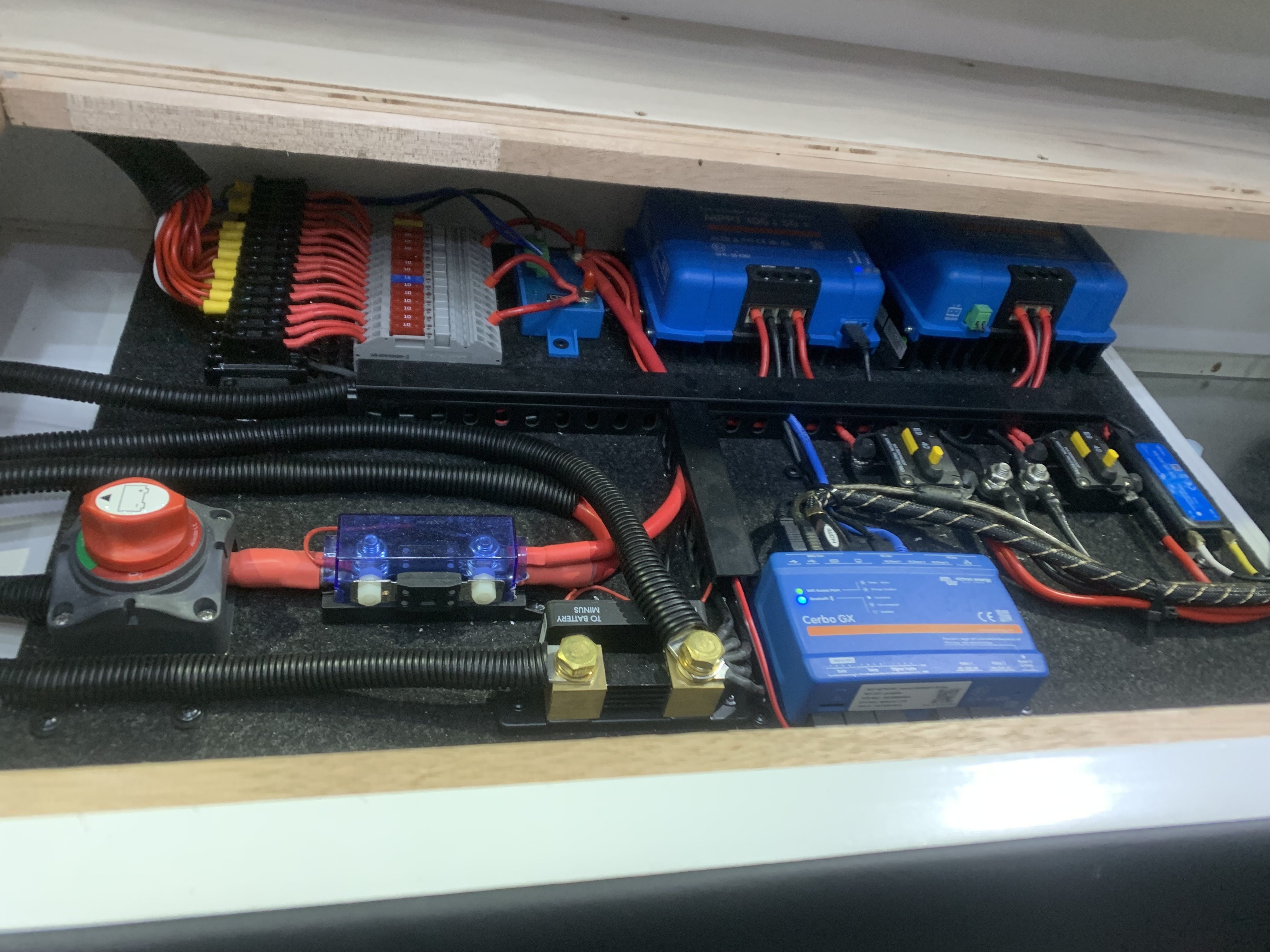 Sunrise Tropicana 22ft4 Luxurious Off-Roader With 400Amp Lithium Batteries