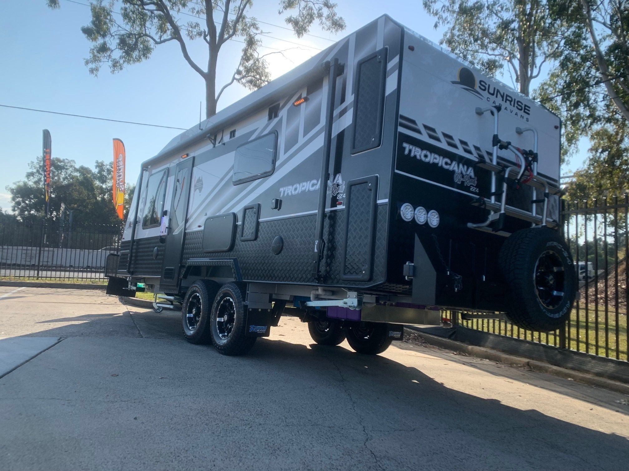 Sunrise Tropicana 22ft4 Luxurious Off-Roader With 400Amp Lithium Batteries