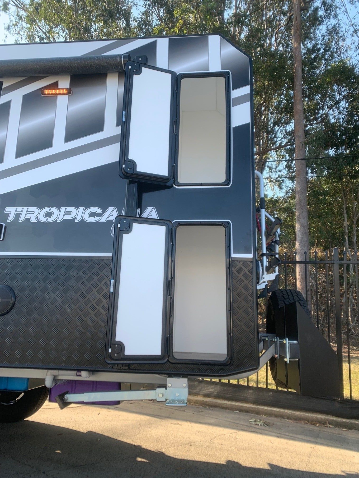 Sunrise Tropicana 22ft4 Luxurious Off-Roader With 400Amp Lithium Batteries