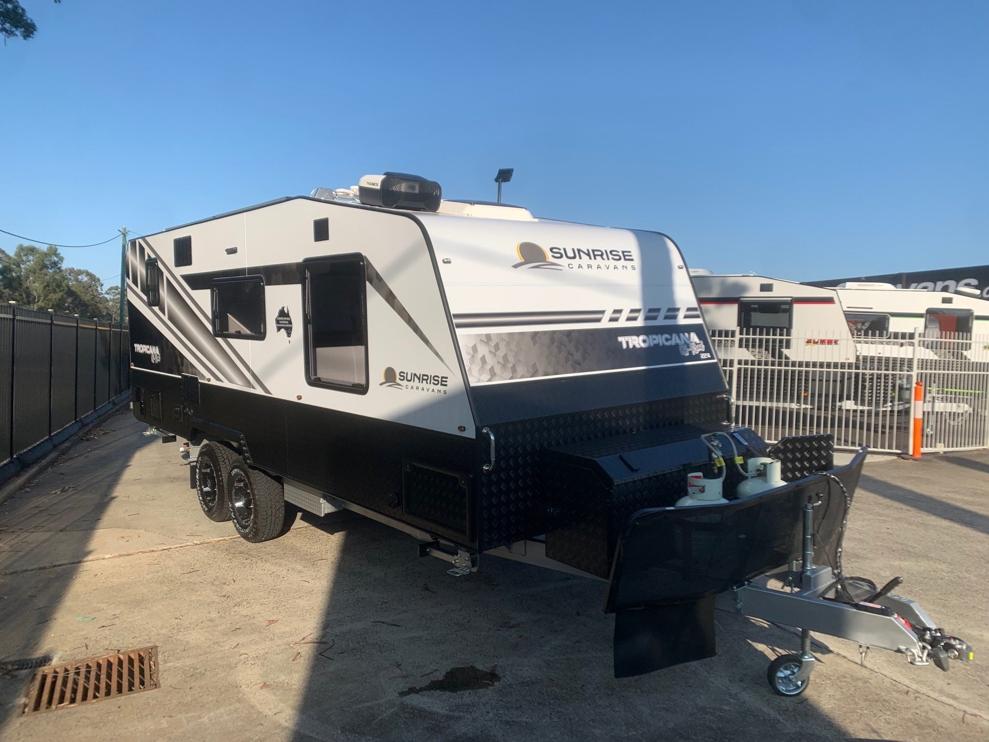 Sunrise Tropicana 22ft4 Luxurious Off-Roader With 400Amp Lithium Batteries