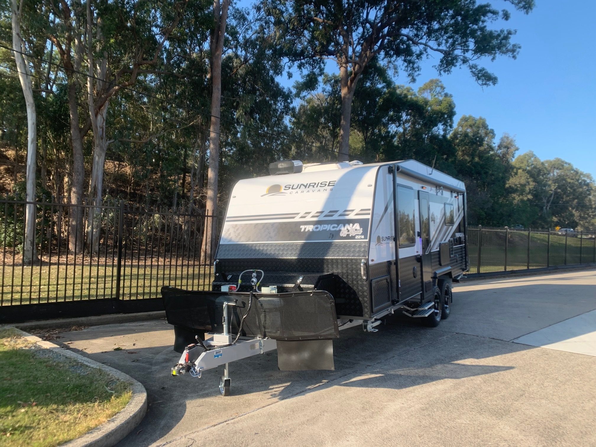 Sunrise Tropicana 22ft4 Luxurious Off-Roader With 400Amp Lithium Batteries