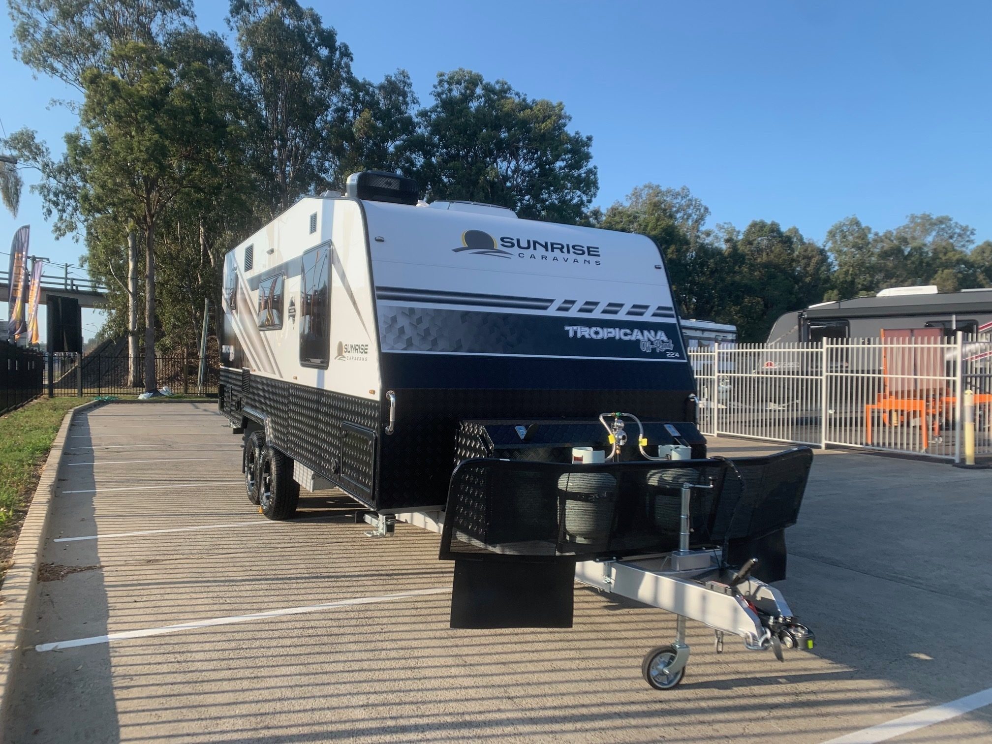 Sunrise Tropicana 22ft4 Luxurious Off-Roader With 400Amp Lithium Batteries