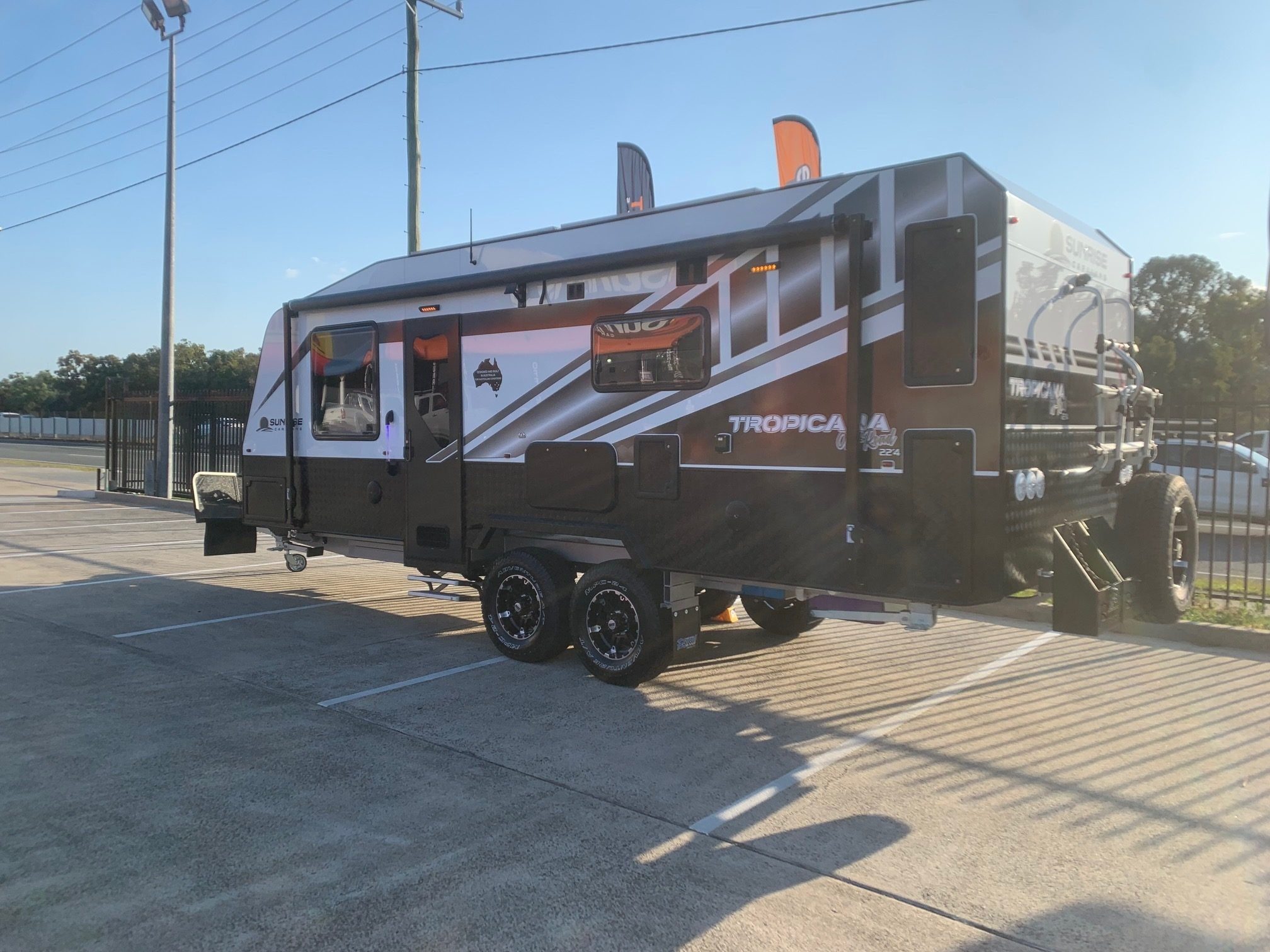 Sunrise Tropicana 22ft4 Luxurious Off-Roader With 400Amp Lithium Batteries