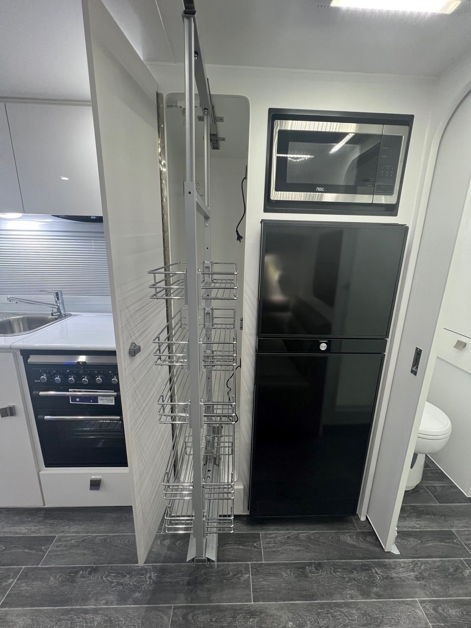 2022 New Design Caravan Avalon 20ft Off-Road With Flat Floor Caravan