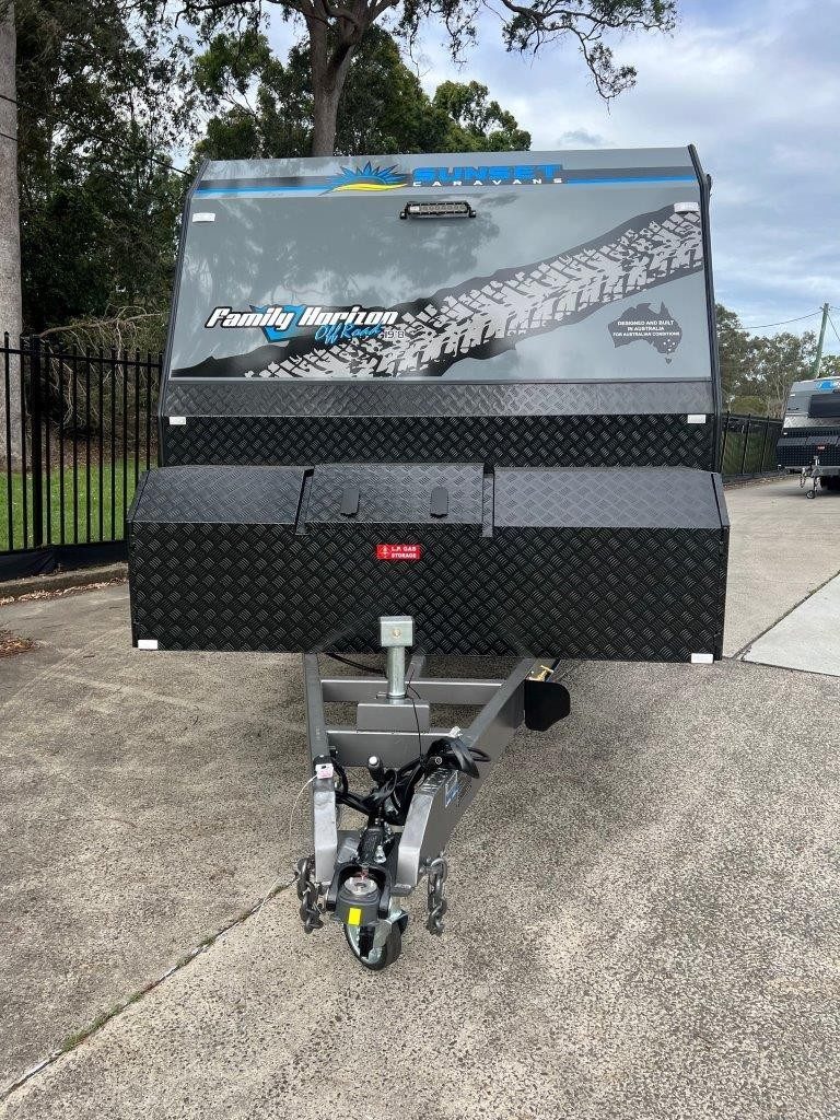 2022 Sunset Family Horizon 19ft8 Off-Road Triple Bunk Van New Model