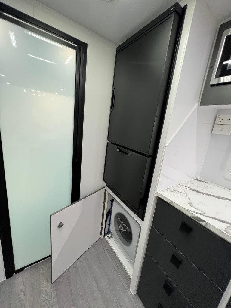 2022 Sunset Family Horizon 19ft8 Off-Road Triple Bunk Van New Model