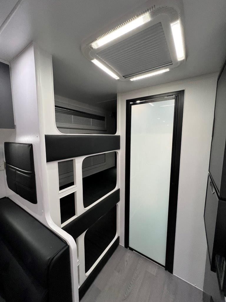 2022 Sunset Family Horizon 19ft8 Off-Road Triple Bunk Van New Model