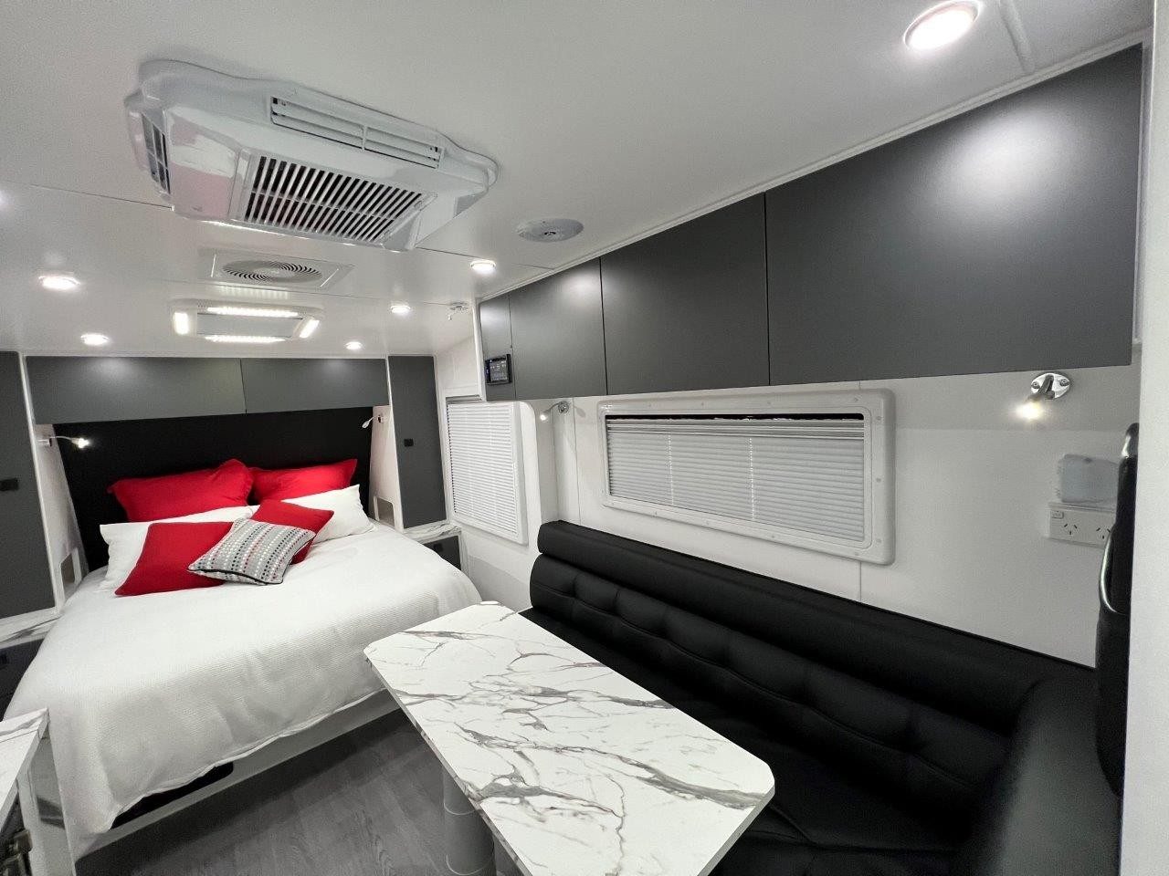 2022 Sunset Family Horizon 19ft8 Off-Road Triple Bunk Van New Model