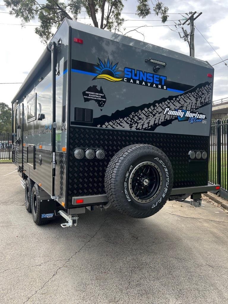 2022 Sunset Family Horizon 19ft8 Off-Road Triple Bunk Van New Model