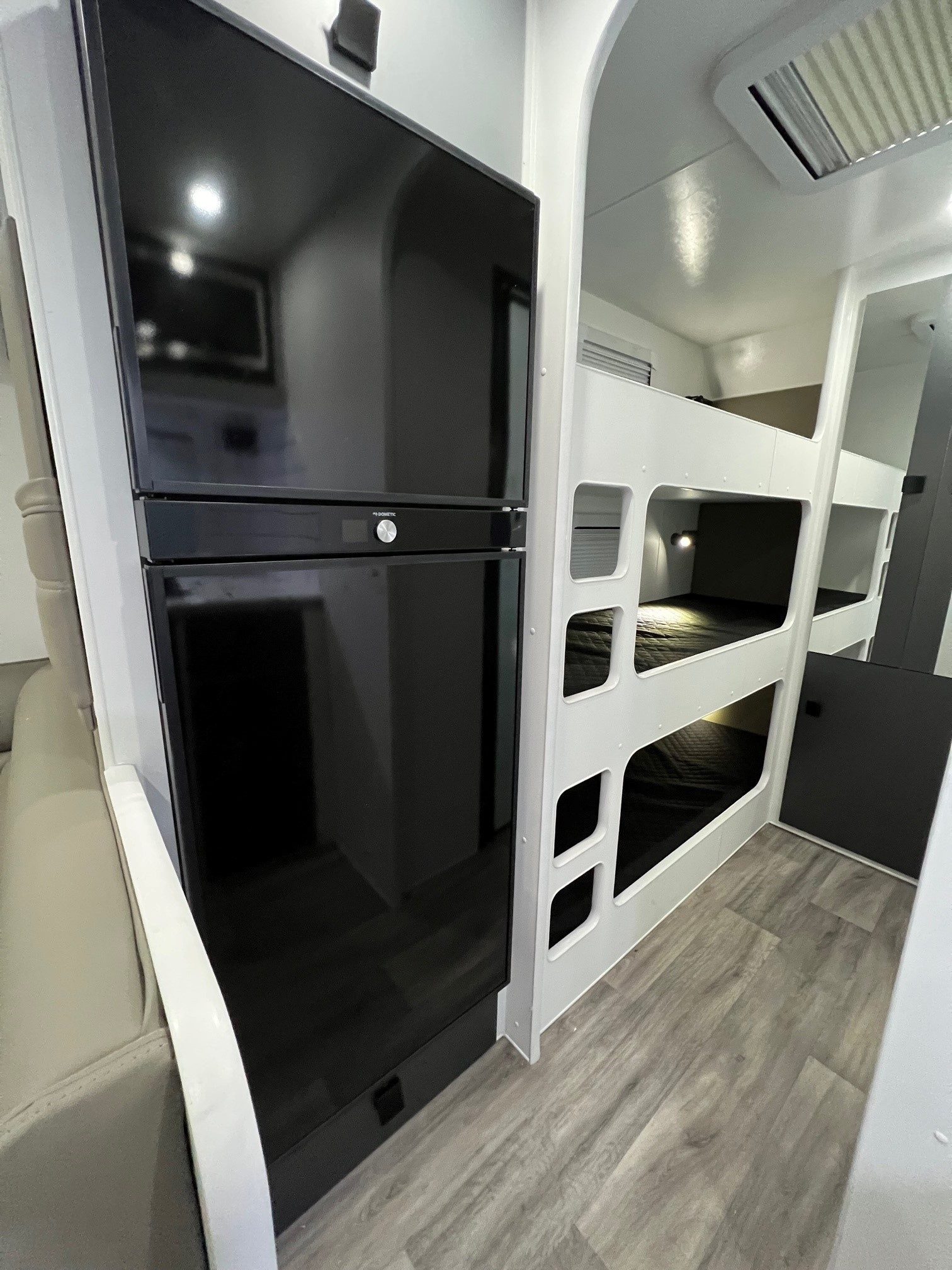 2022 New Design Family Trekker 21ft6 Triple Bunk Offroad With East / West Bed