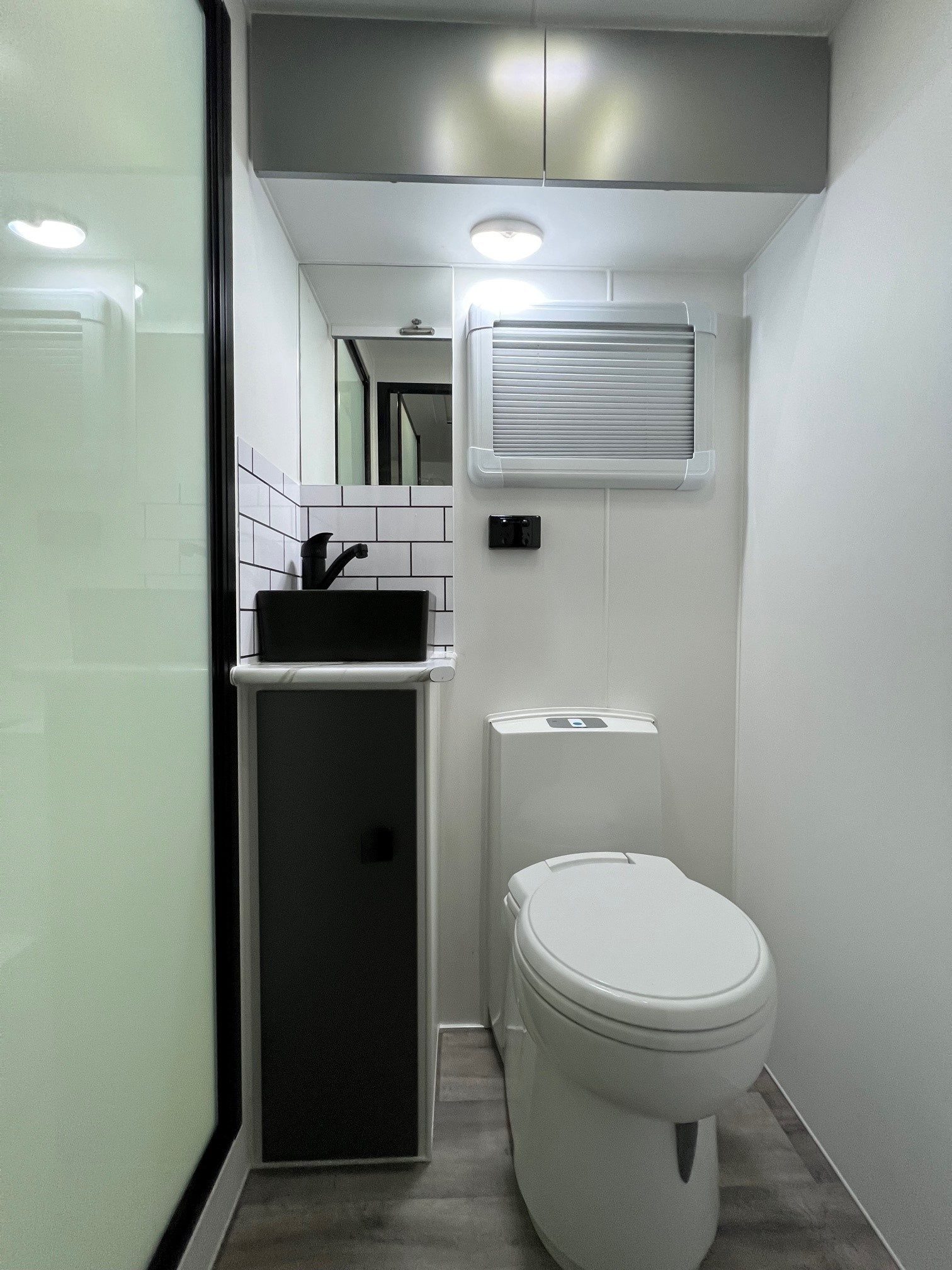 2022 New Design Family Trekker 21ft6 Triple Bunk Offroad With East / West Bed