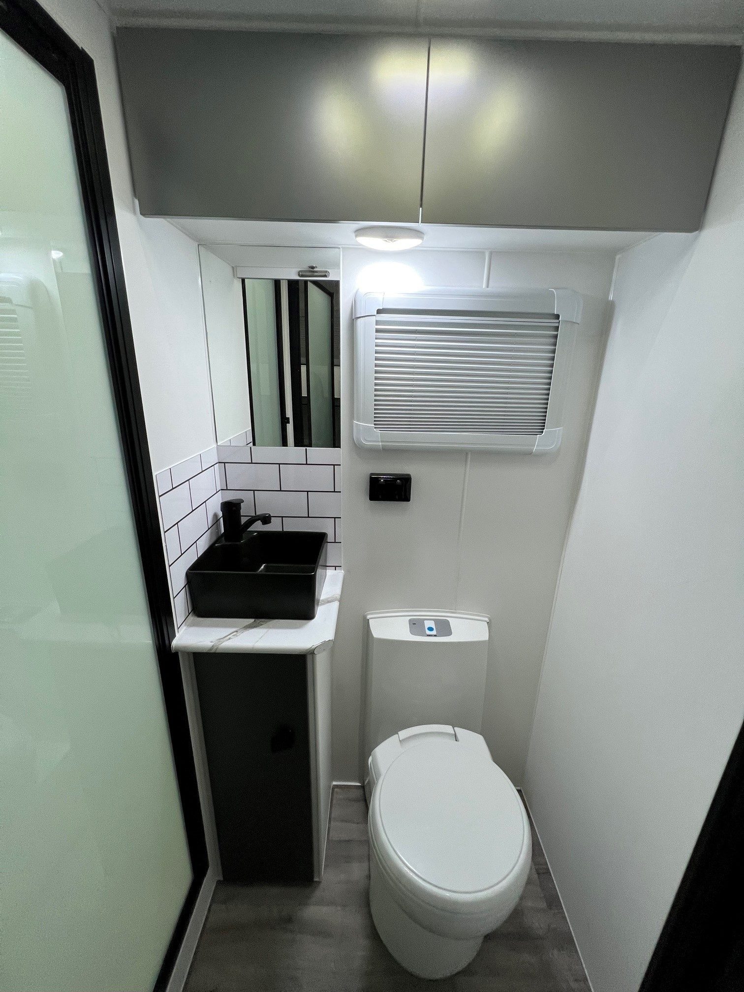 2022 New Design Family Trekker 21ft6 Triple Bunk Offroad With East / West Bed