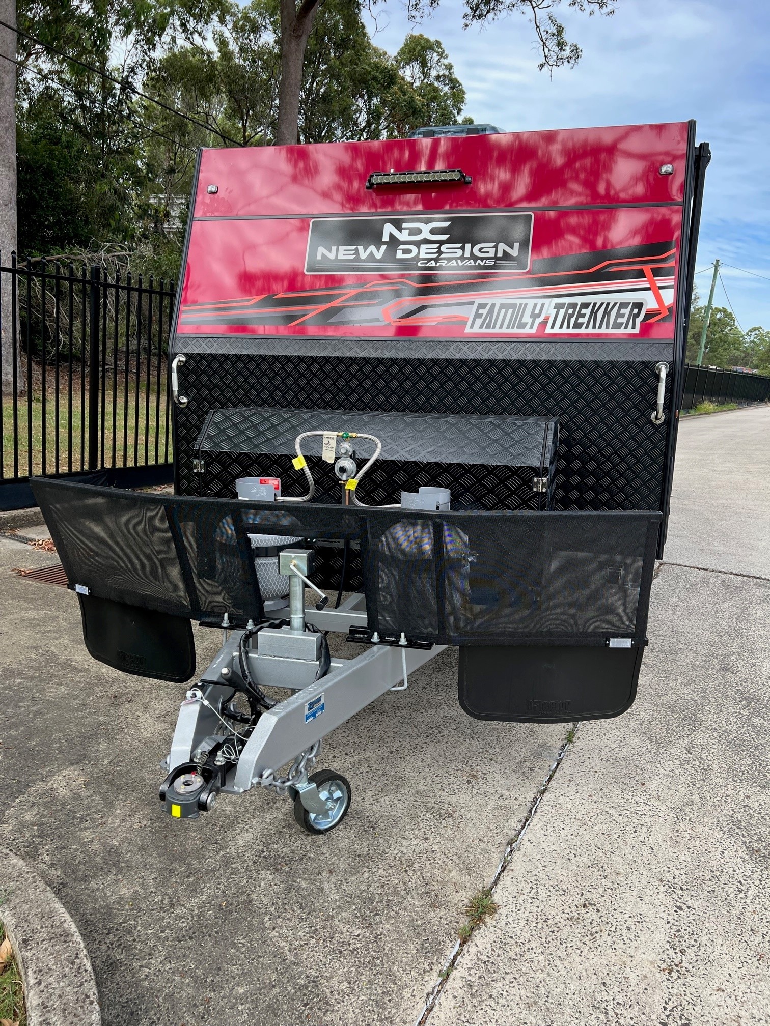 2023 New Design Family Trekker 21ft6 Triple Bunk Offroad Caravan