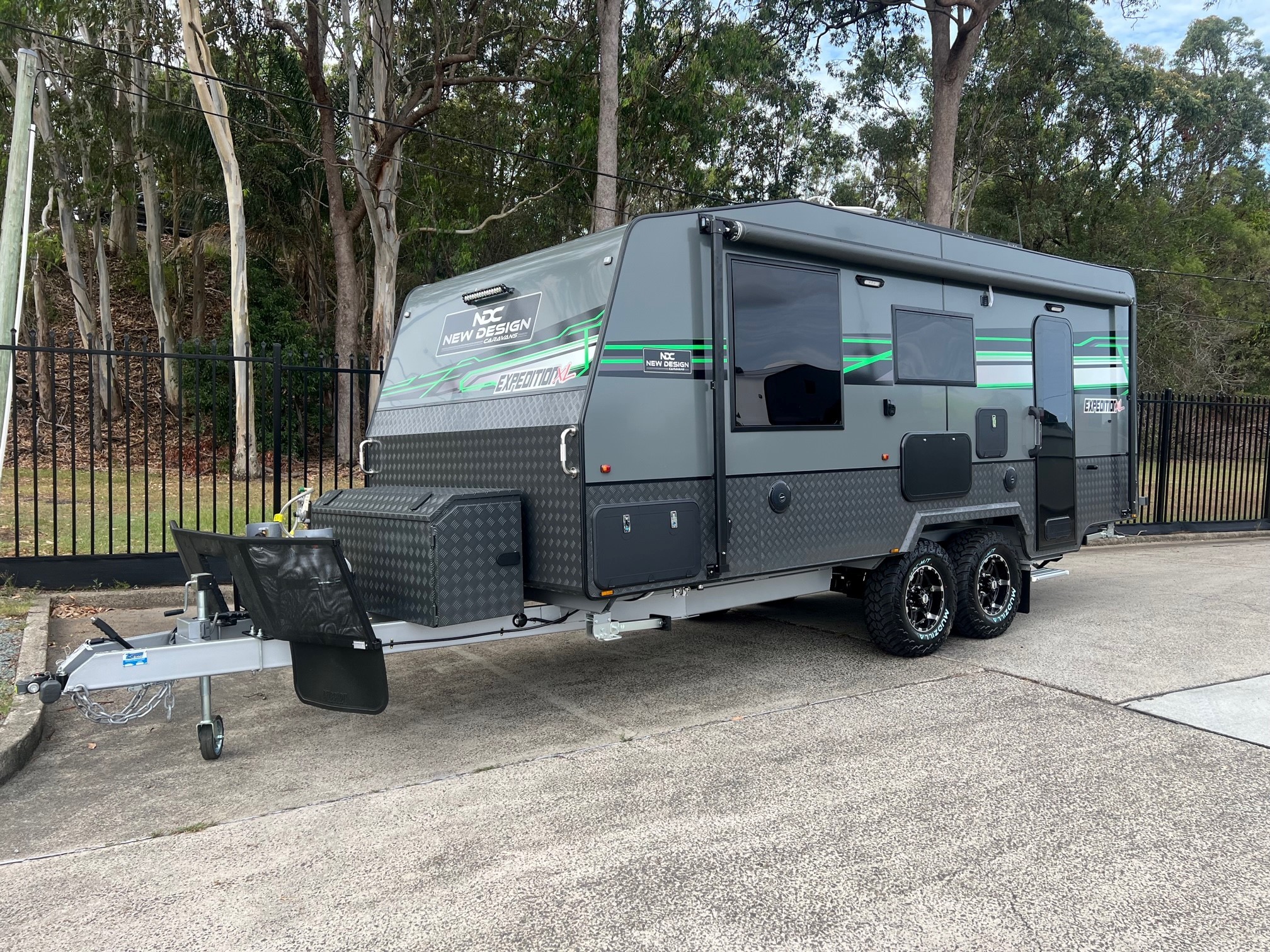 2023 New Design Expedition XL 19ft8 Offroad Caravan With Black Pack