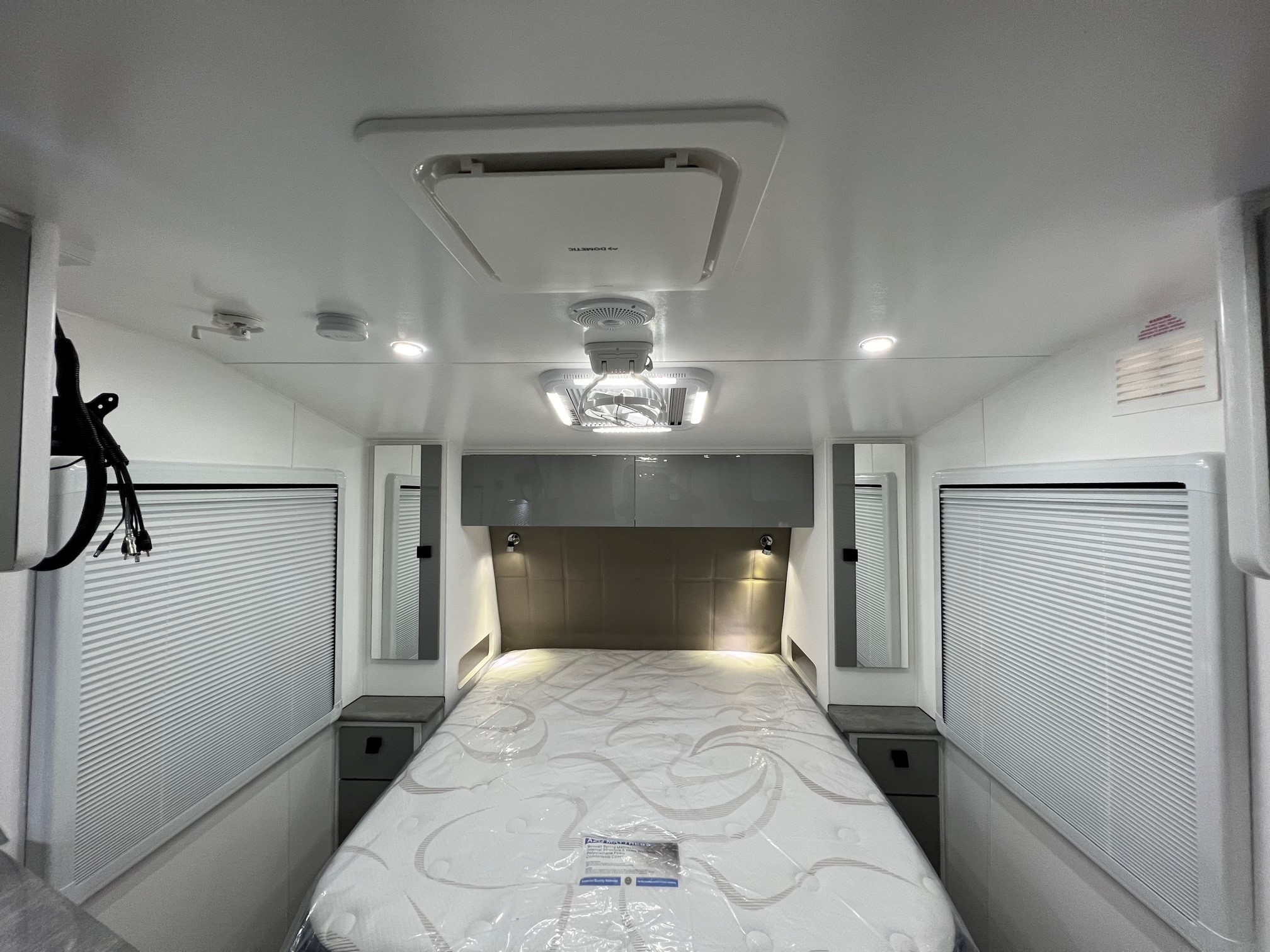 2023 New Design Expedition XL 19ft8 Offroad Caravan With Black Pack