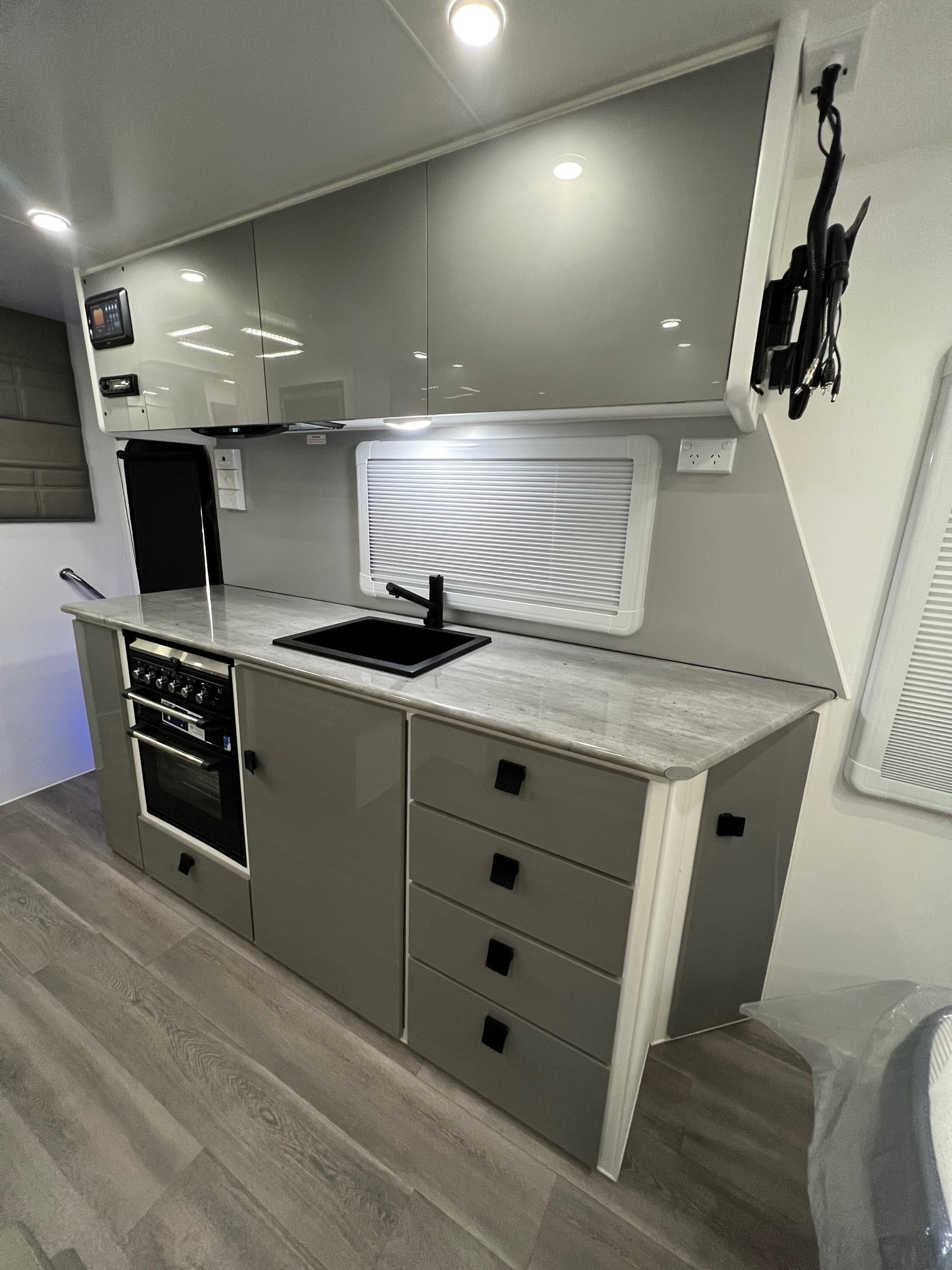 2023 New Design Expedition XL 19ft8 Offroad Caravan With Black Pack