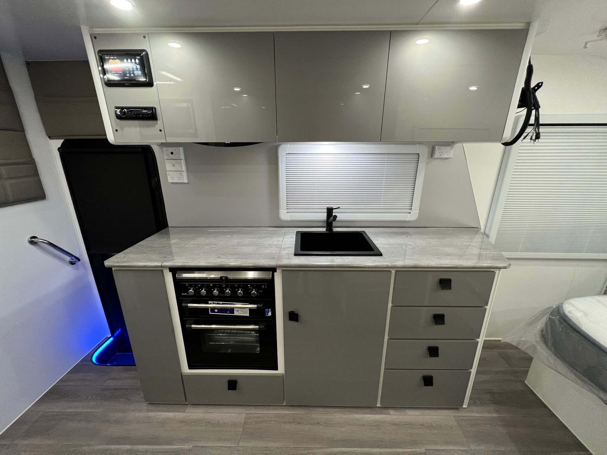 2023 New Design Expedition XL 19ft8 Offroad Caravan With Black Pack