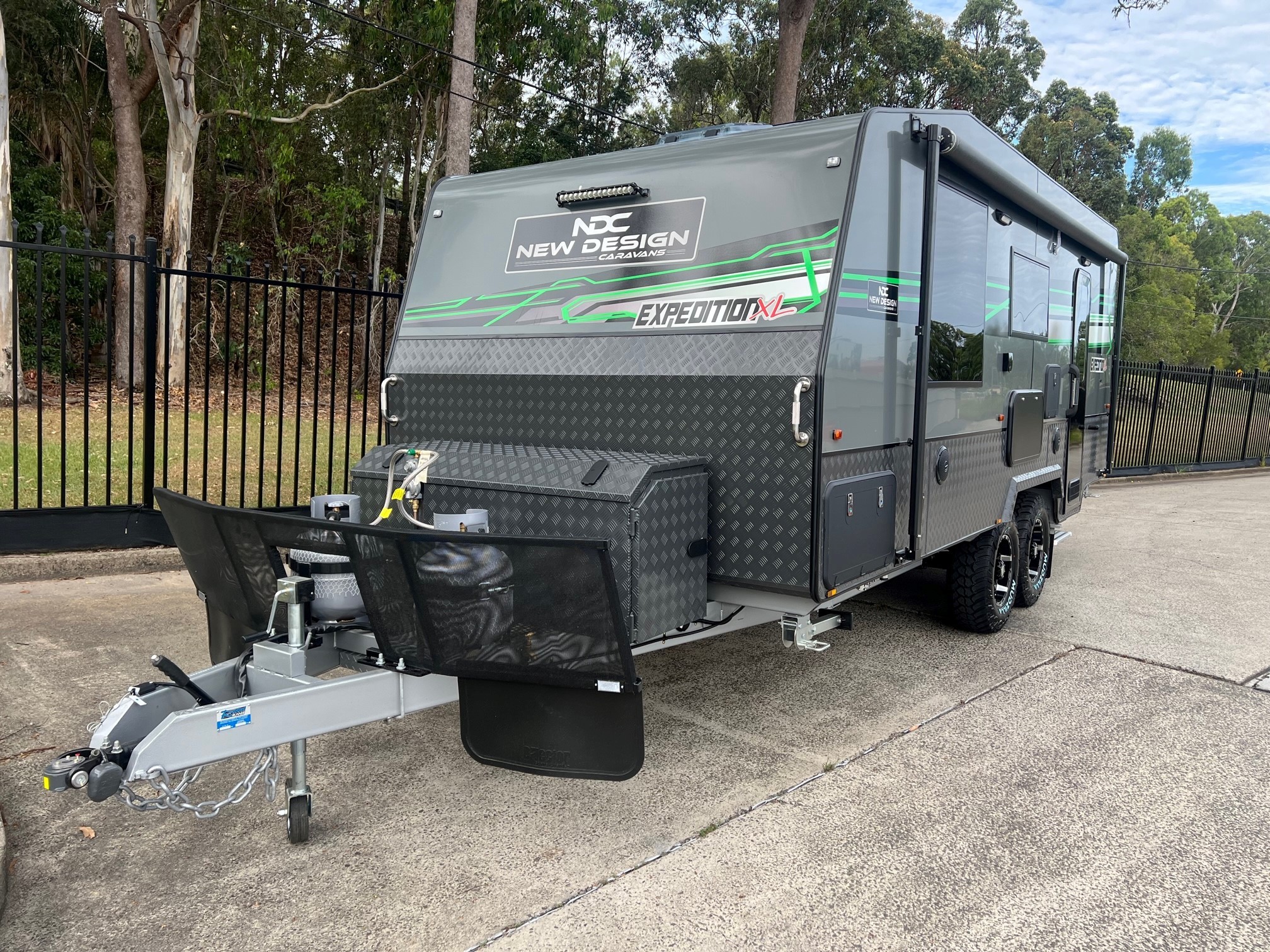 2023 New Design Expedition XL 19ft8 Offroad Caravan With Black Pack